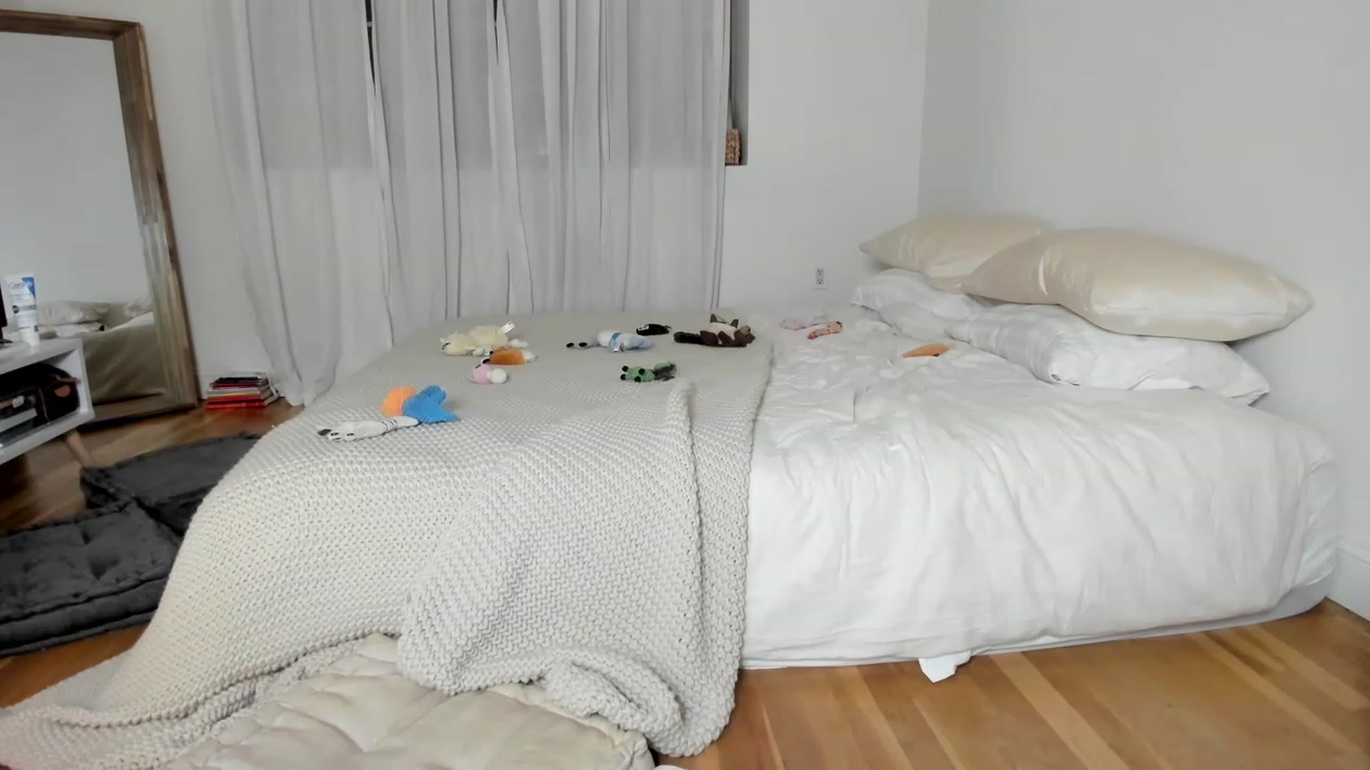 Gallery image thumbnail from NikkiFetish's myfreecams stream on, 03/19/2023, 02:49 image 8 of 20