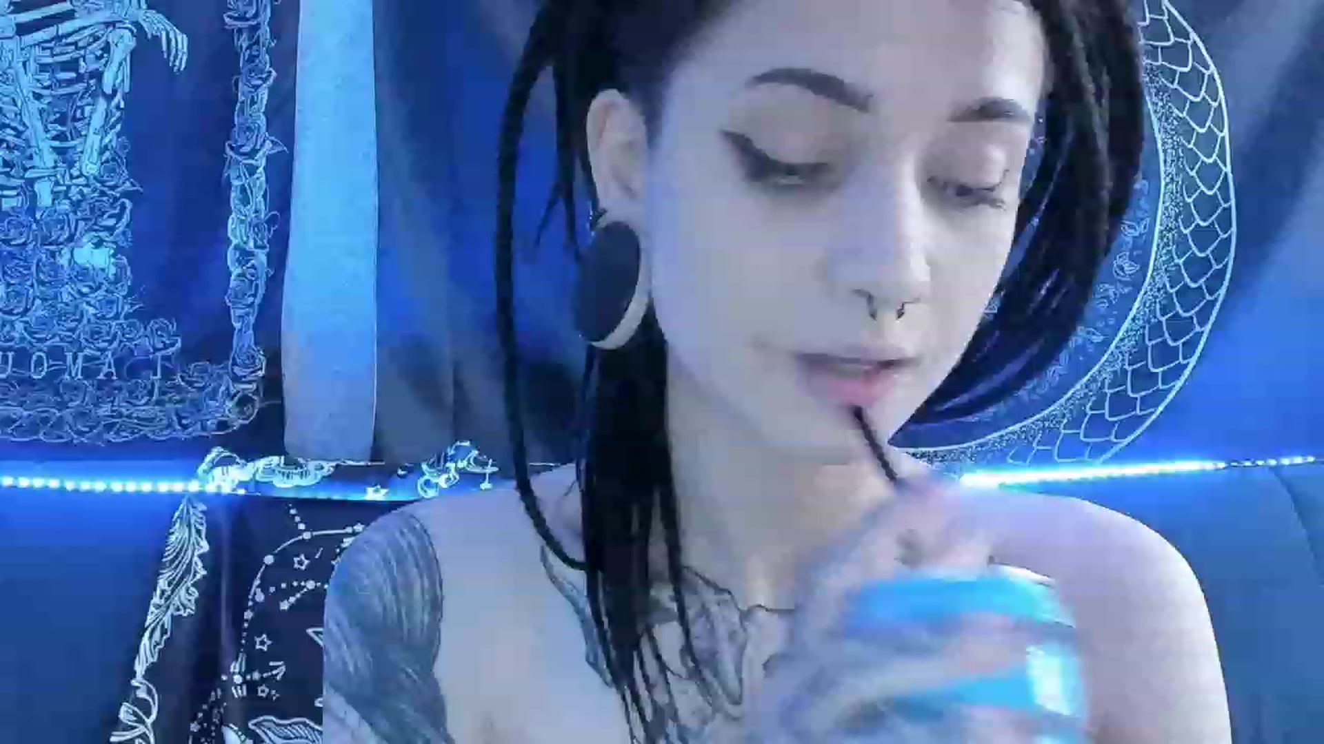 Gallery image thumbnail from Nikki_Carter's myfreecams stream on, 03/13/2023, 08:34 image 3 of 20