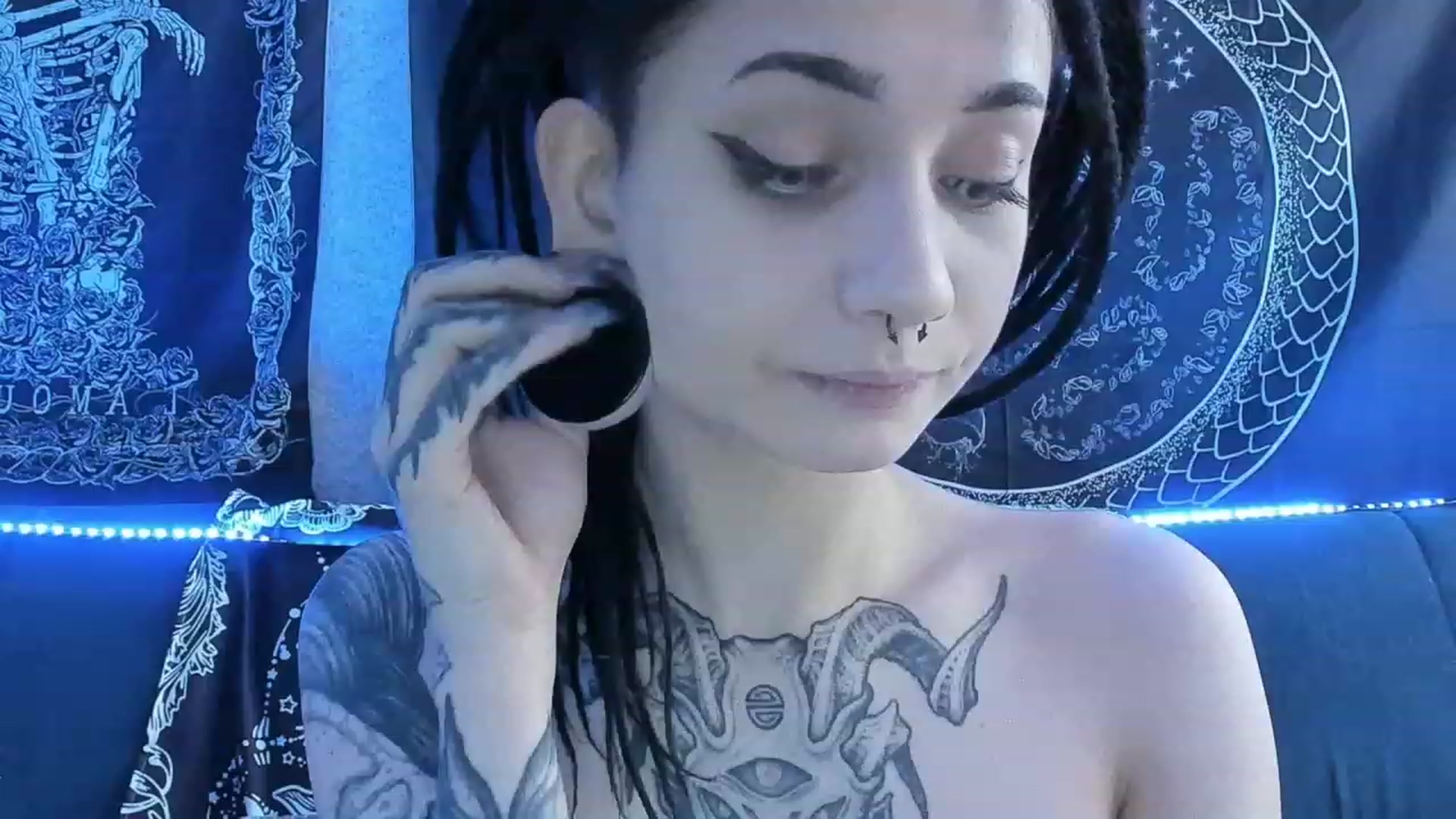 Gallery image thumbnail from Nikki_Carter's myfreecams stream on, 03/13/2023, 08:34 image 2 of 20