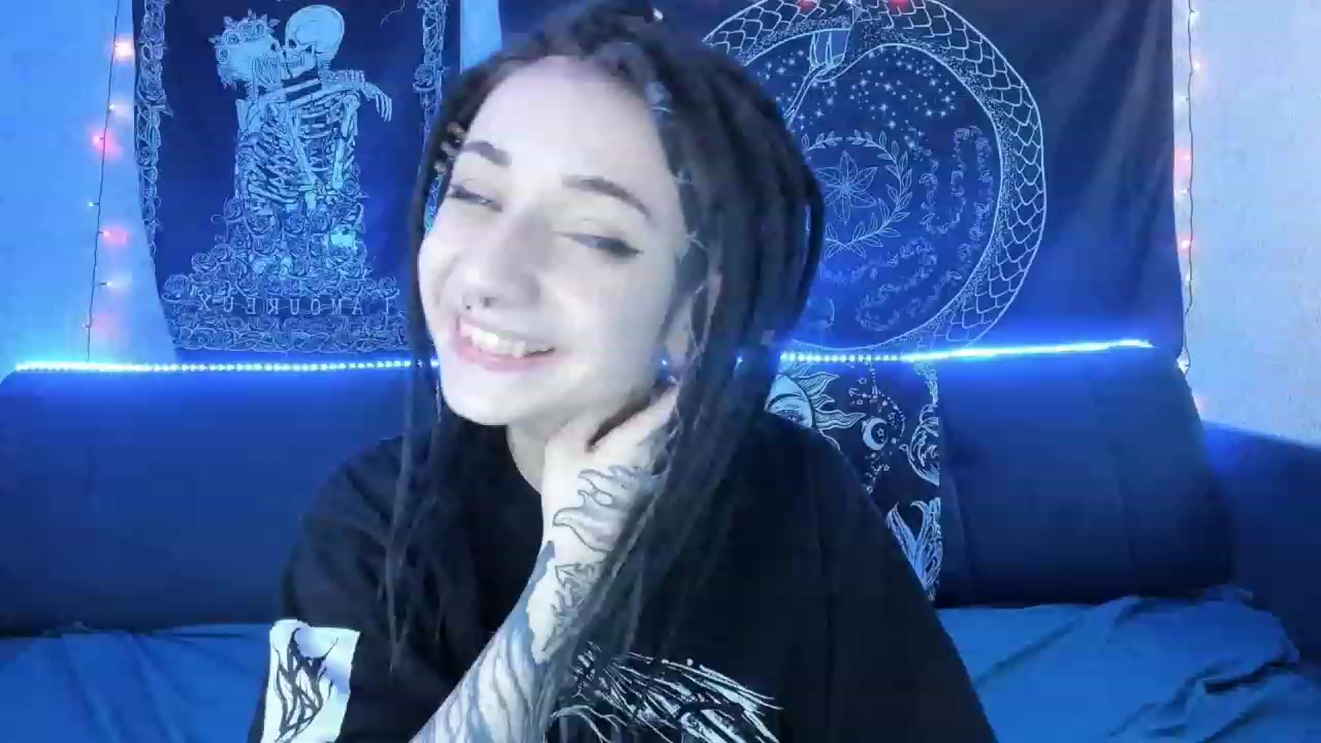Gallery image thumbnail from Nikki_Carter's myfreecams stream on, 03/16/2023, 08:55 image 15 of 20