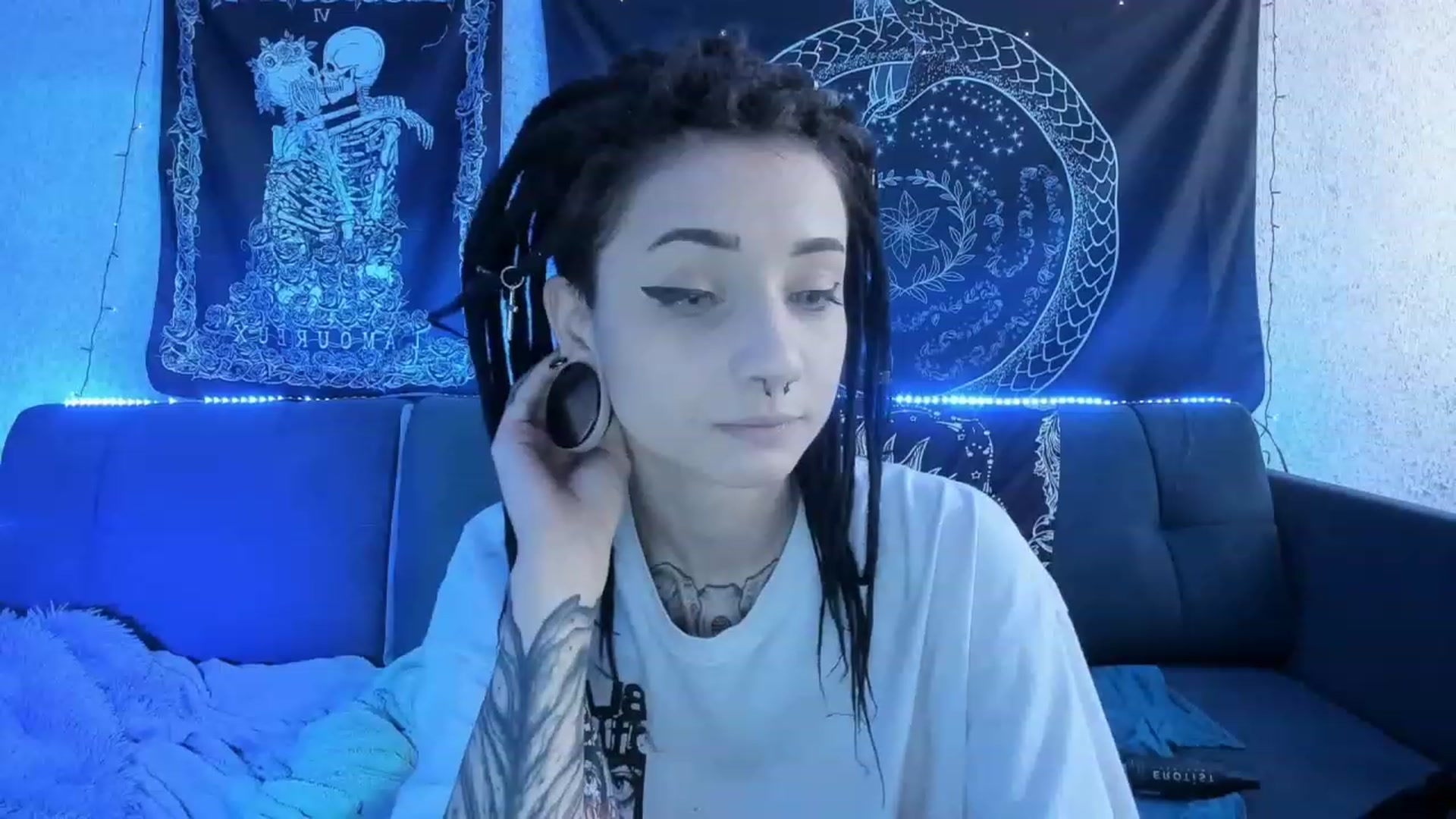 Gallery image thumbnail from Nikki_Carter's myfreecams stream on, 04/16/2023, 10:10 image 7 of 20