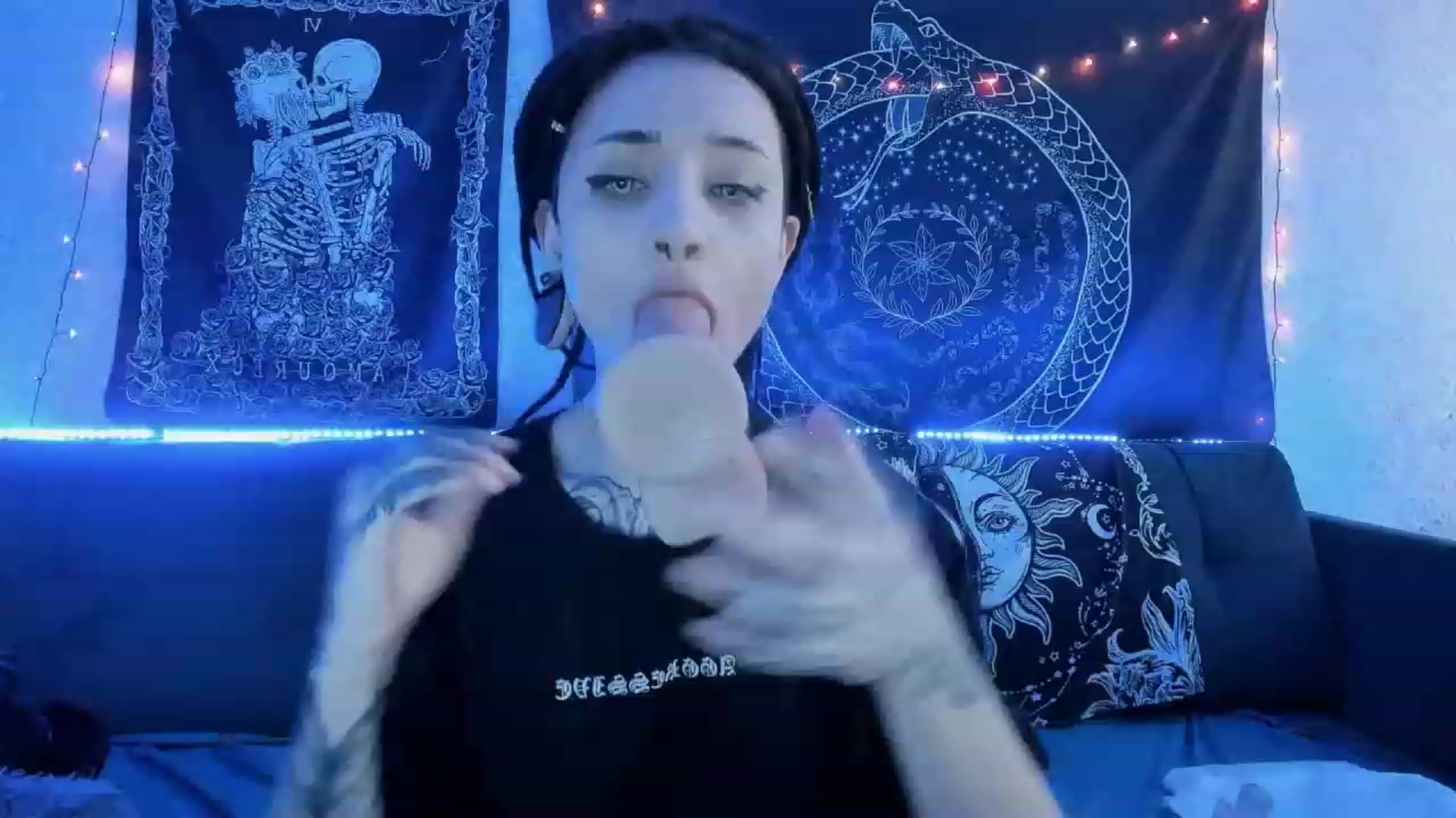Gallery image thumbnail from Nikki_Carter's myfreecams stream on, 04/30/2023, 09:43 image 5 of 20