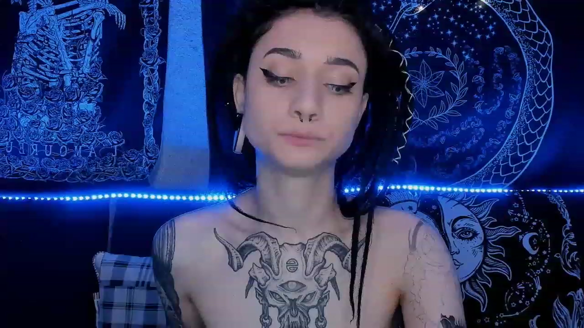 Gallery image thumbnail from Nikki_Carter's myfreecams stream on, 06/24/2023, 08:12 image 19 of 20