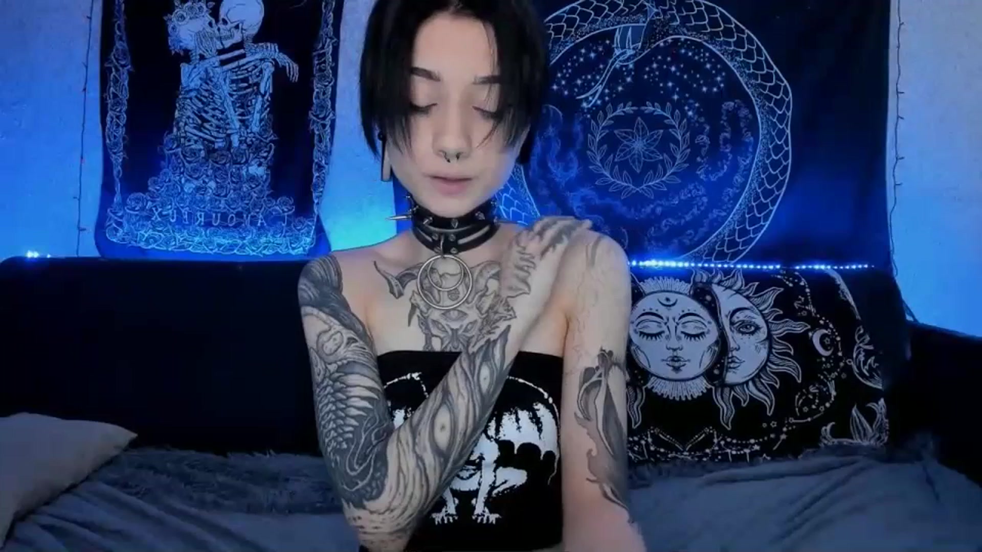 Gallery image thumbnail from Nikki_Carter's myfreecams stream on, 07/17/2023, 05:46 image 1 of 20