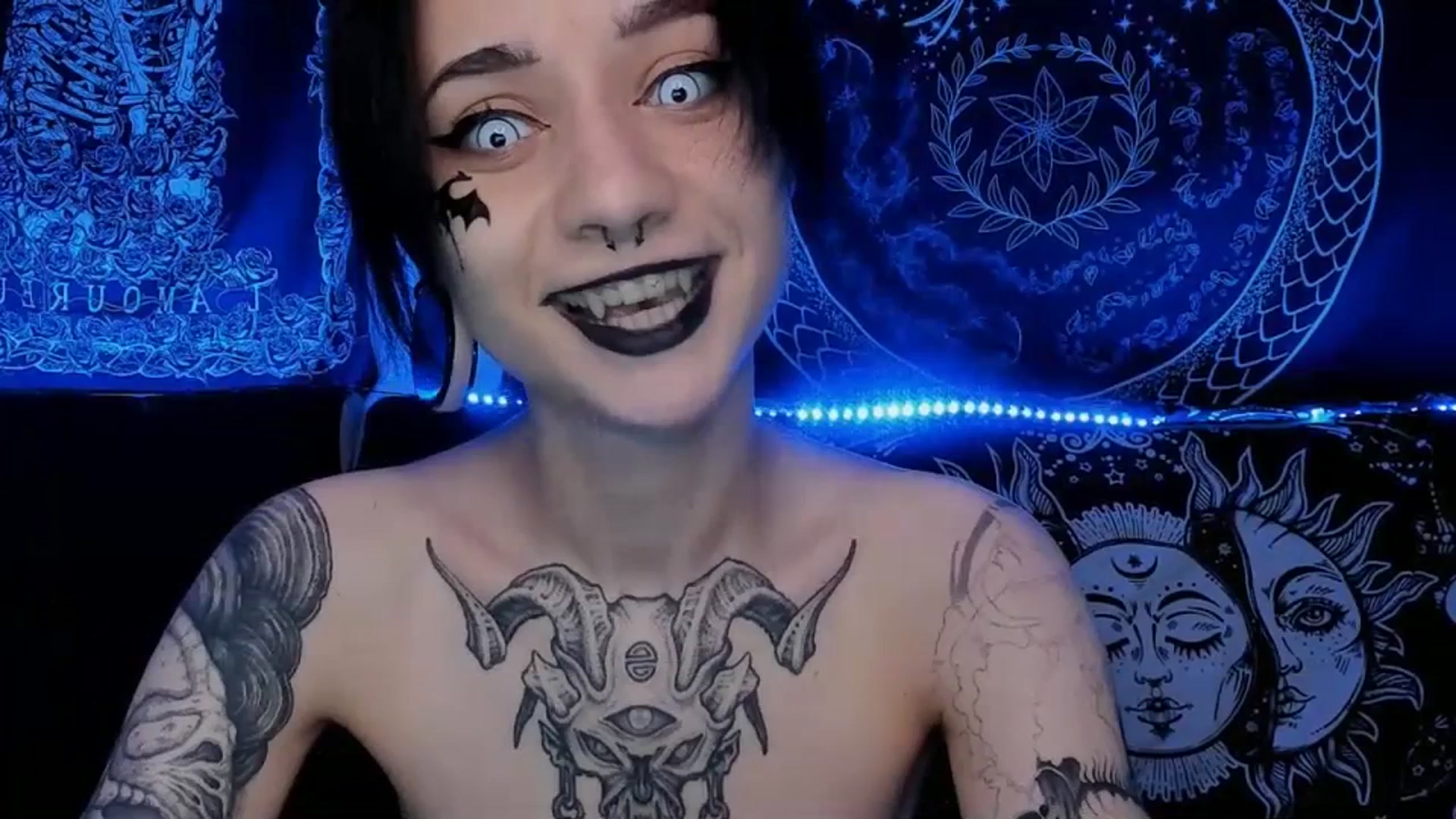 Gallery image thumbnail from Nikki_Carter's myfreecams stream on, 07/19/2023, 08:08 image 1 of 20