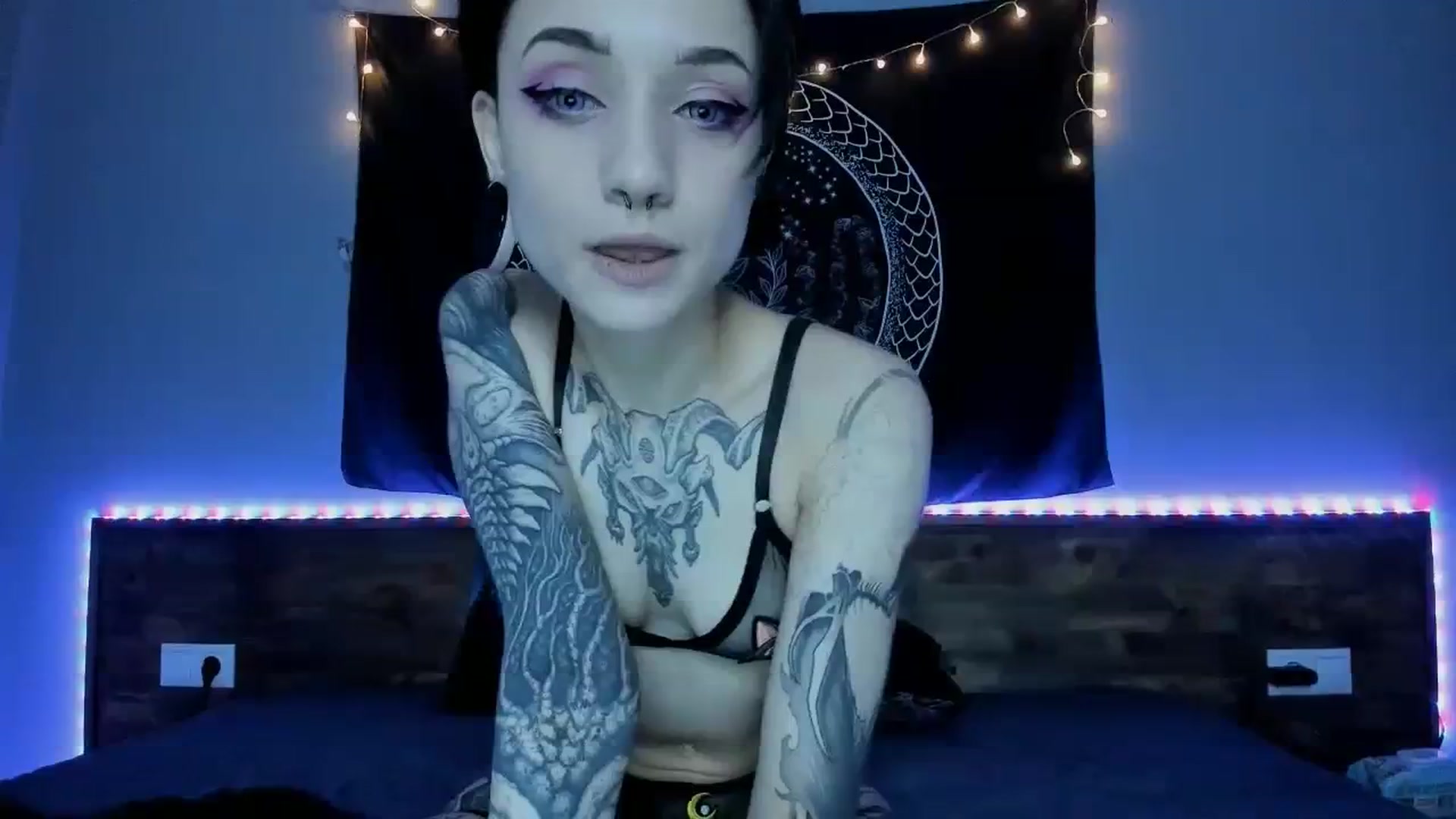 Gallery image thumbnail from Nikki_Carter's myfreecams stream on, 07/29/2023, 06:43 image 1 of 20