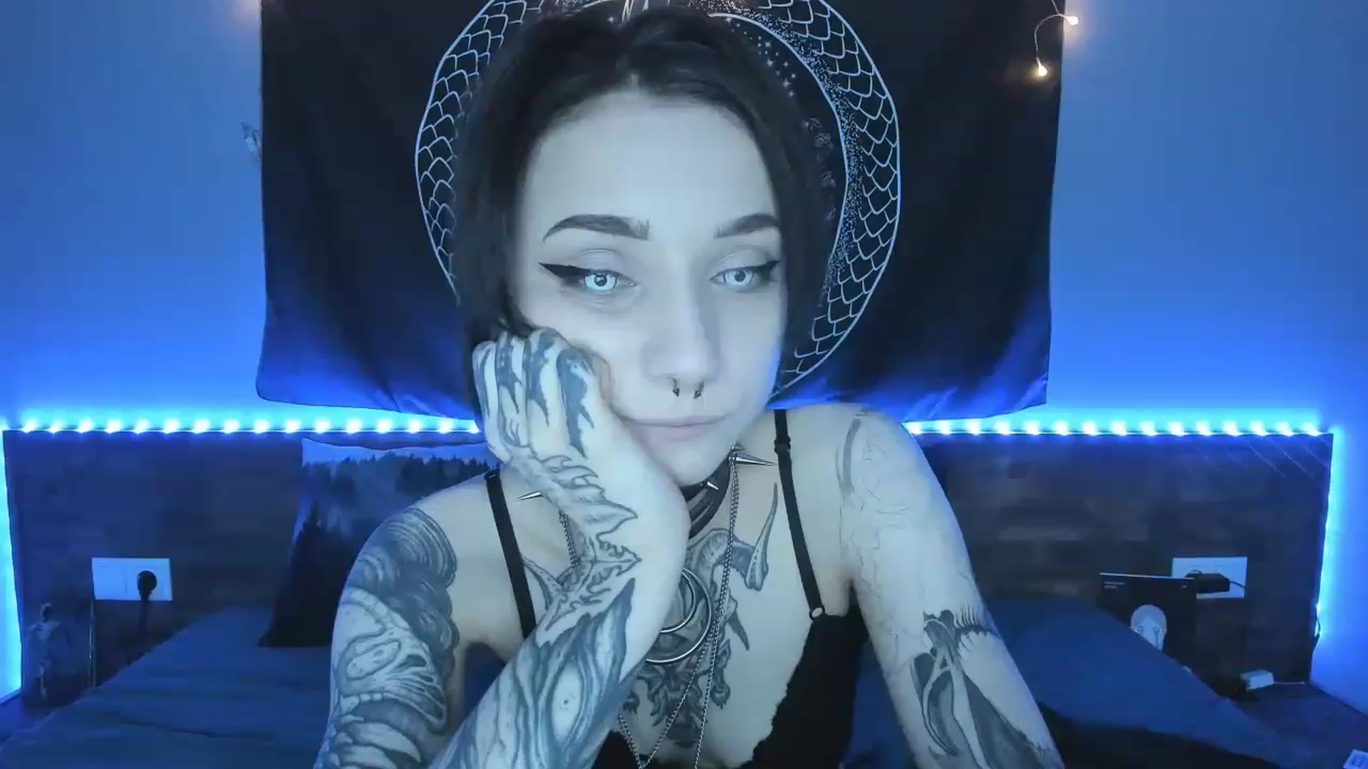 Gallery image thumbnail from Nikki_Carter's myfreecams stream on, 08/01/2023, 07:31 image 9 of 20