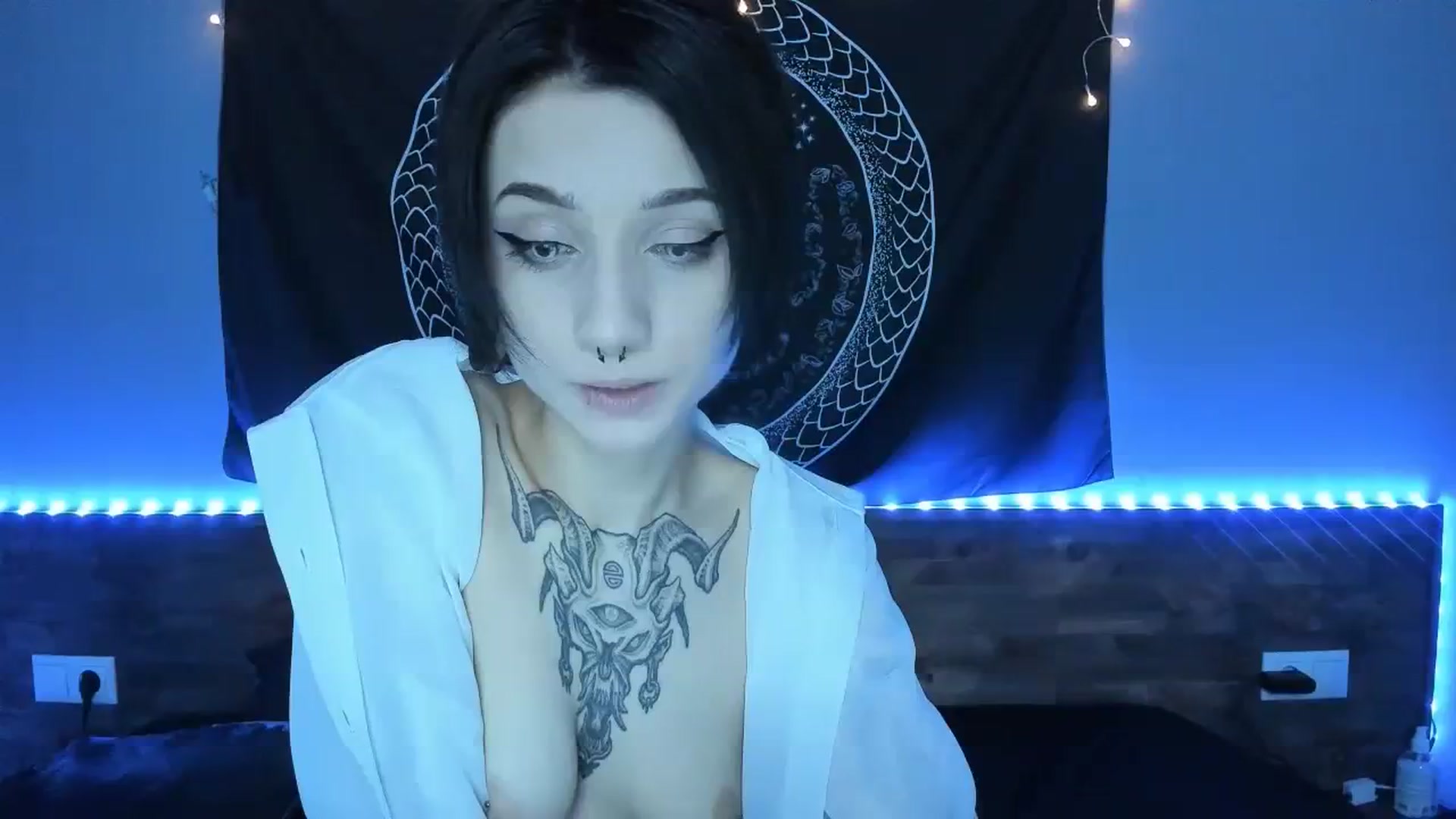 Gallery image thumbnail from Nikki_Carter's myfreecams stream on, 08/06/2023, 07:50 image 3 of 20