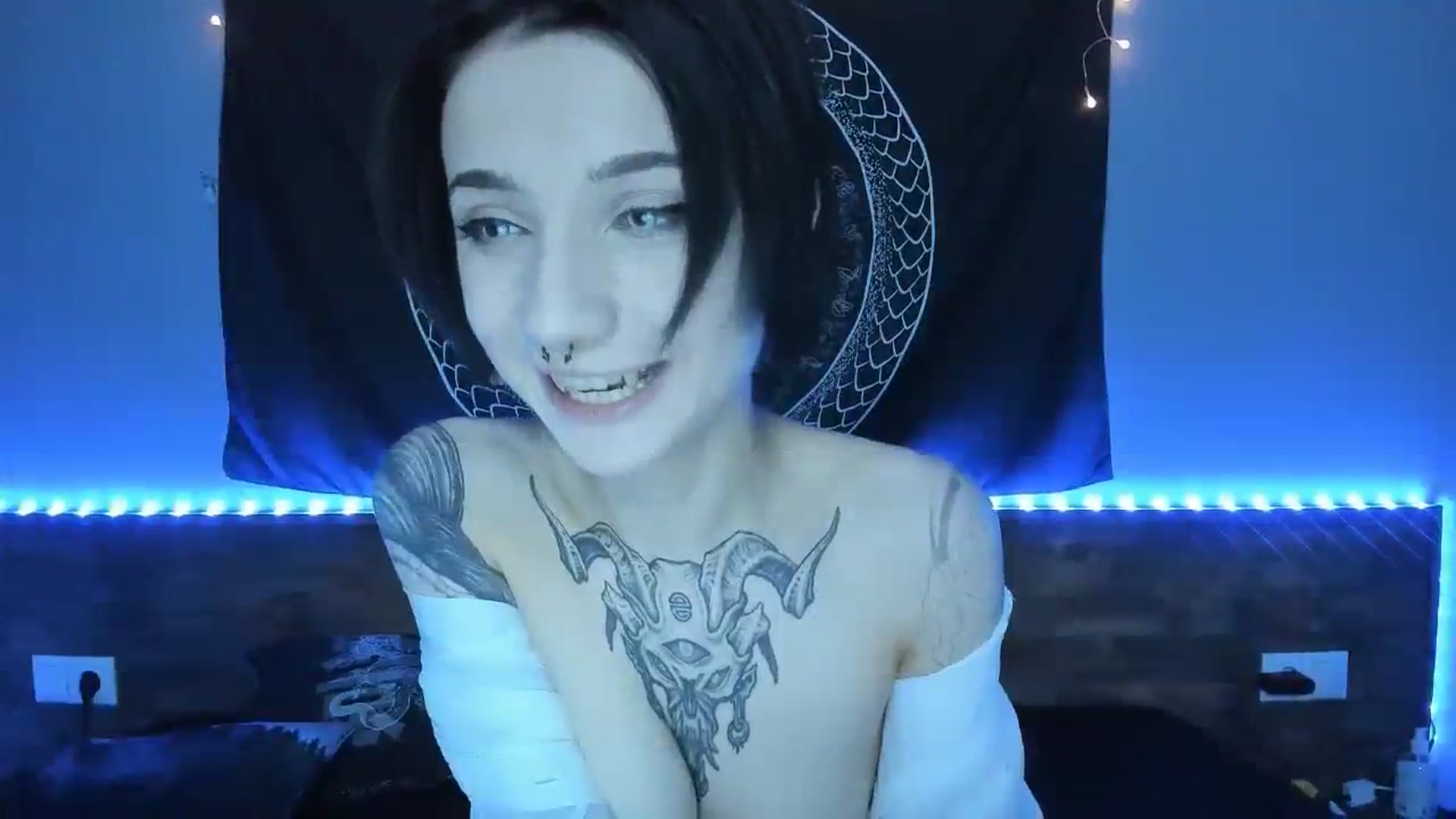 Gallery image thumbnail from Nikki_Carter's myfreecams stream on, 08/06/2023, 07:50 image 7 of 20