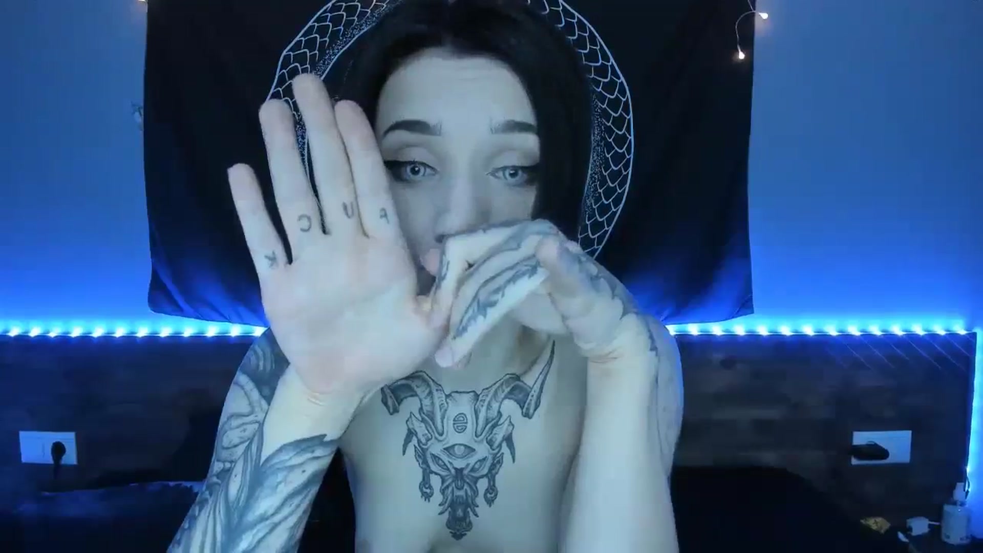 Gallery image thumbnail from Nikki_Carter's myfreecams stream on, 08/06/2023, 07:50 image 11 of 20