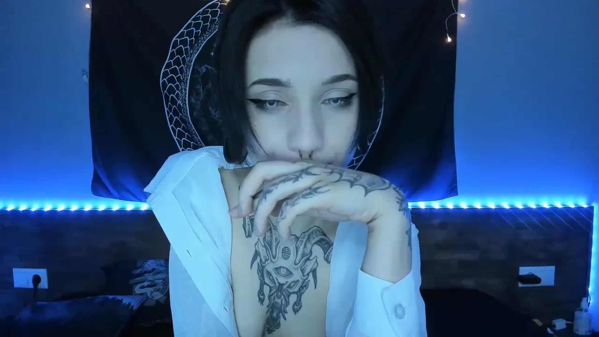 Gallery image thumbnail from Nikki_Carter's myfreecams stream on, 08/06/2023, 07:50 image 5 of 20