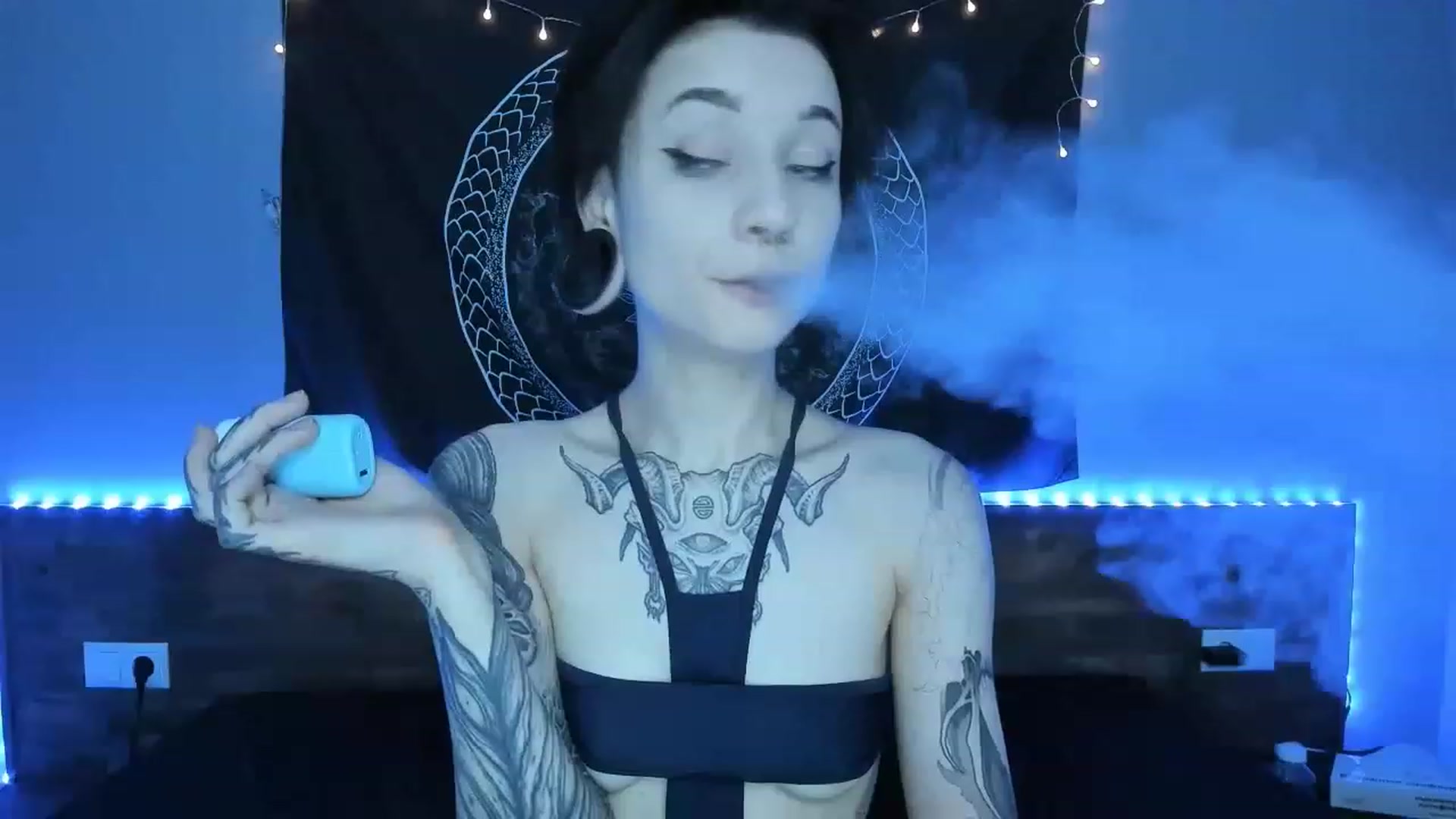 Gallery image thumbnail from Nikki_Carter's myfreecams stream on, 08/07/2023, 10:08 image 1 of 20