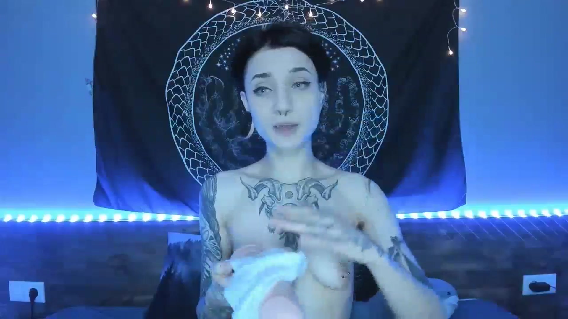 Gallery image thumbnail from Nikki_Carter's myfreecams stream on, 08/10/2023, 07:38 image 9 of 20