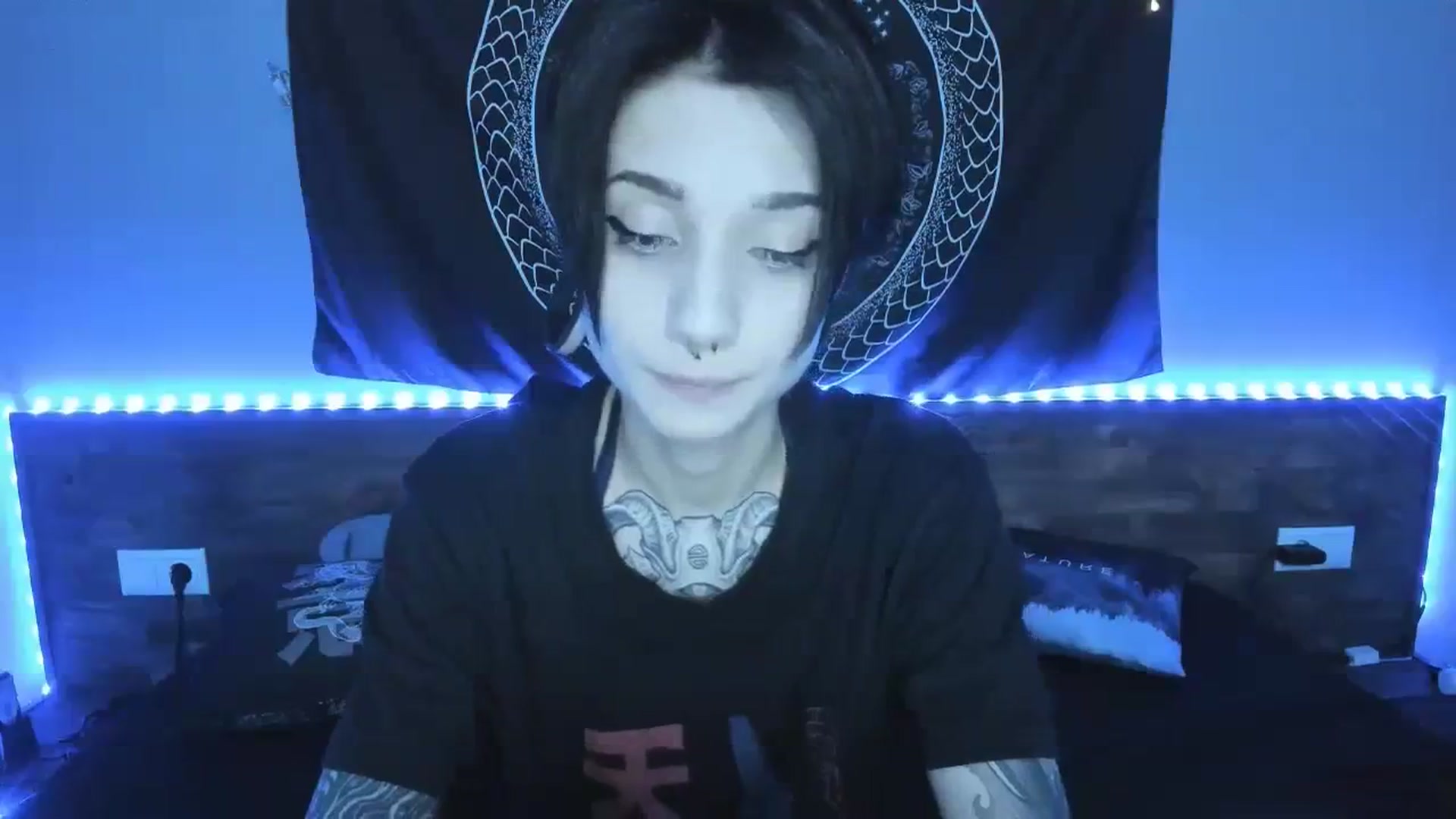 Gallery image thumbnail from Nikki_Carter's myfreecams stream on, 08/12/2023, 07:48 image 2 of 20