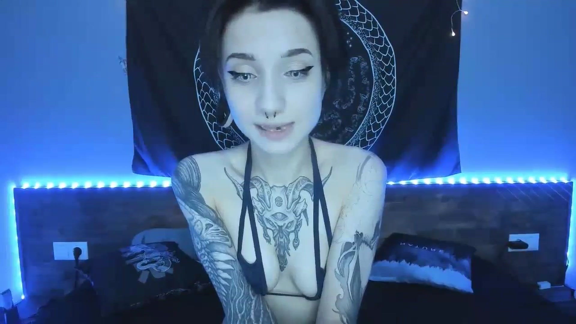 Gallery image thumbnail from Nikki_Carter's myfreecams stream on, 08/12/2023, 07:48 image 5 of 20