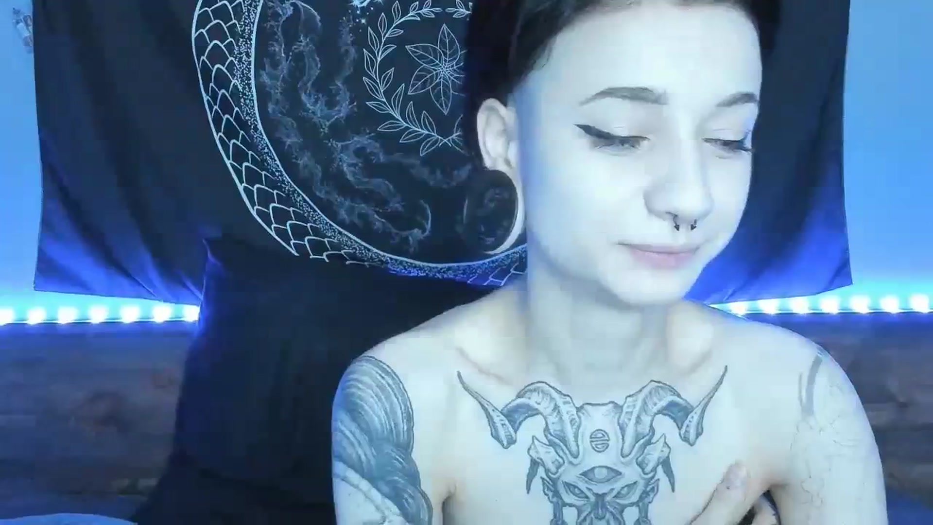 Gallery image thumbnail from Nikki_Carter's myfreecams stream on, 08/14/2023, 10:33 image 7 of 20