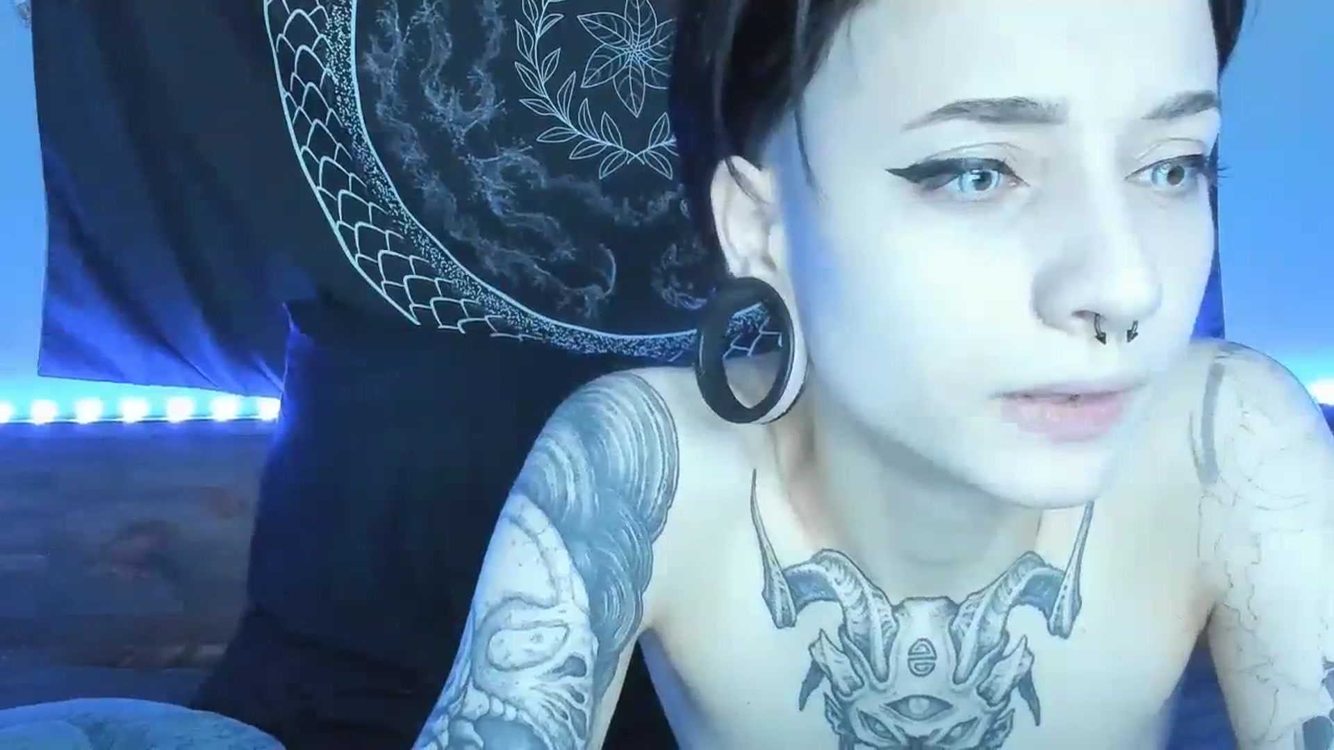 Gallery image thumbnail from Nikki_Carter's myfreecams stream on, 08/14/2023, 10:33 image 8 of 20