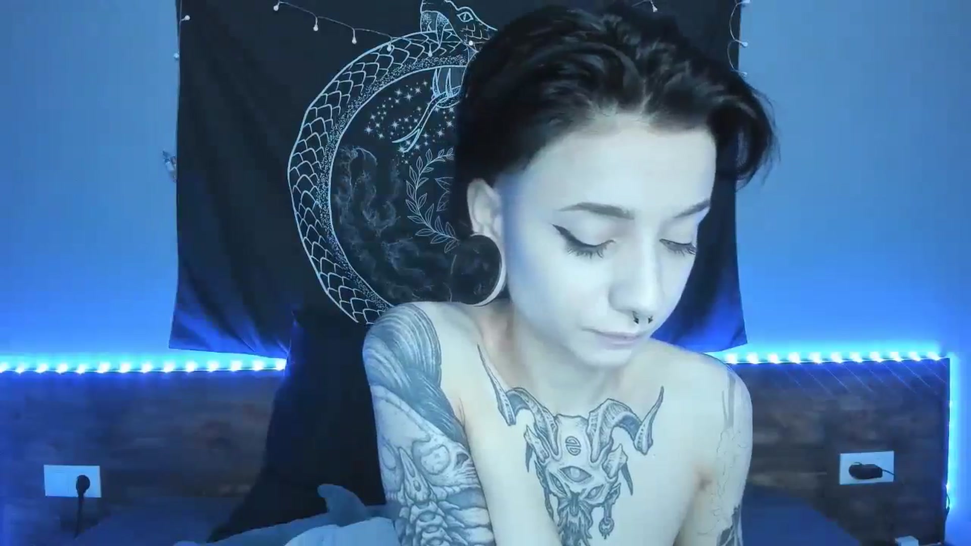 Gallery image thumbnail from Nikki_Carter's myfreecams stream on, 08/14/2023, 10:33 image 2 of 20