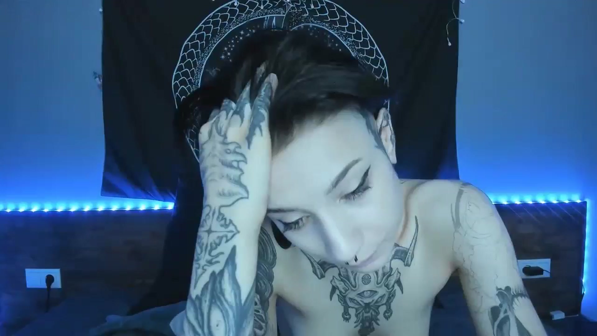 Gallery image thumbnail from Nikki_Carter's myfreecams stream on, 08/14/2023, 10:33 image 1 of 20