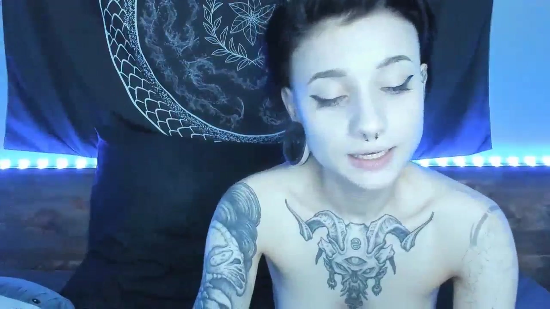 Gallery image thumbnail from Nikki_Carter's myfreecams stream on, 08/14/2023, 10:33 image 13 of 20