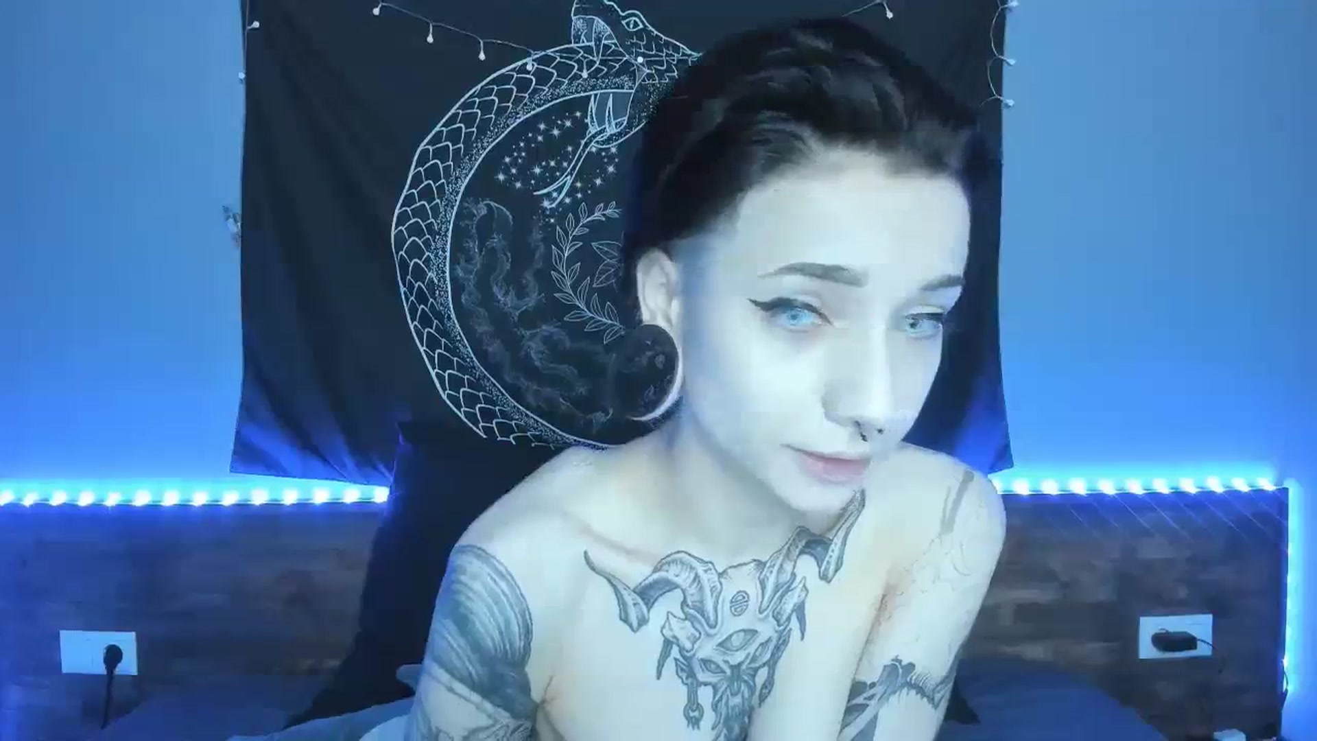 Gallery image thumbnail from Nikki_Carter's myfreecams stream on, 08/14/2023, 10:33 image 4 of 20