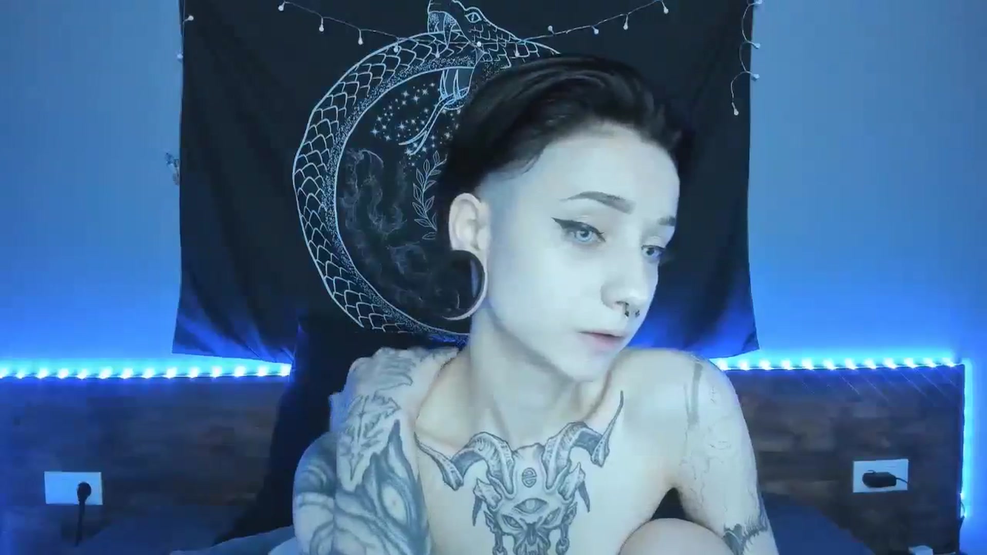 Gallery image thumbnail from Nikki_Carter's myfreecams stream on, 08/14/2023, 10:33 image 3 of 20