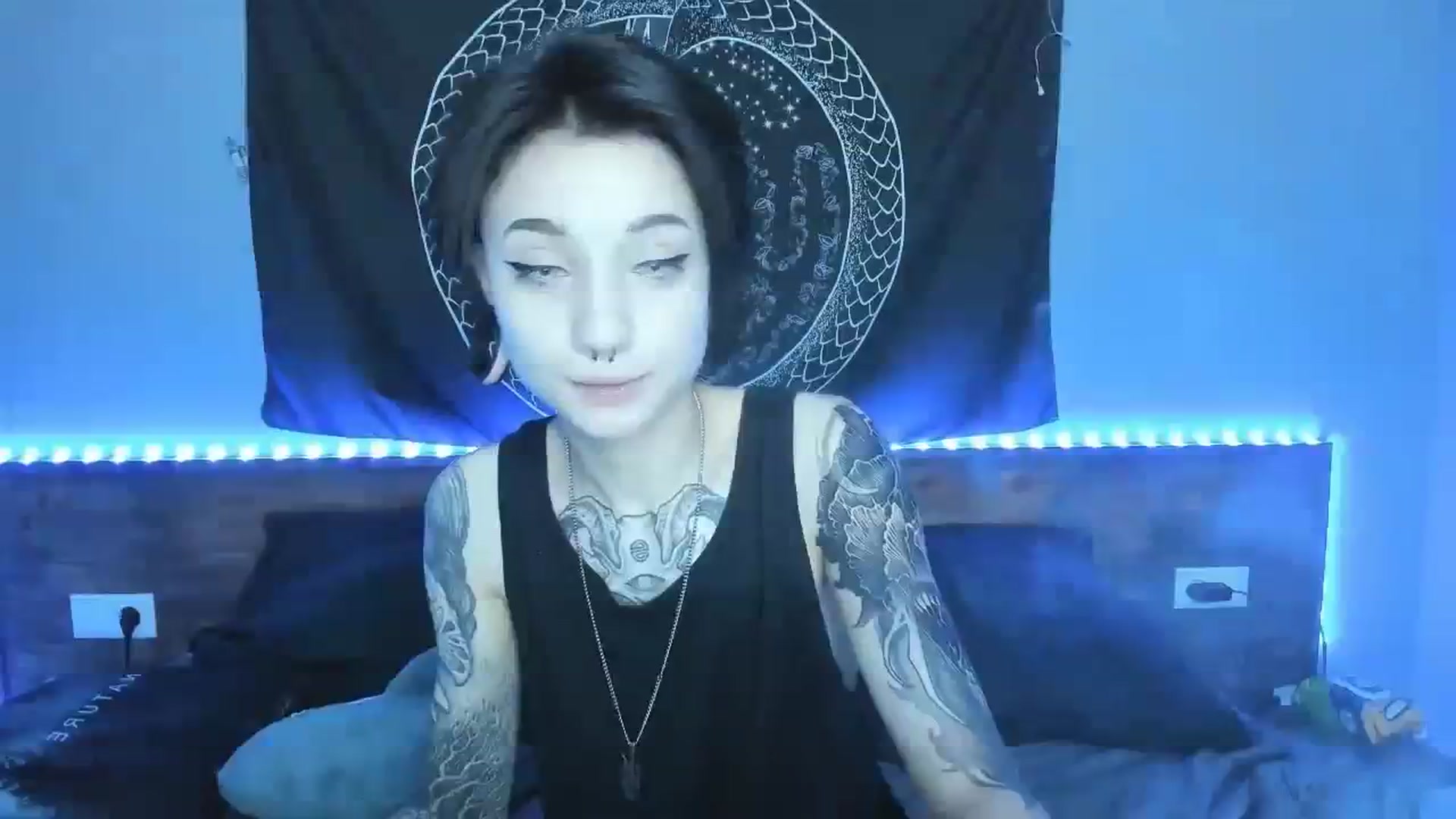 Gallery image thumbnail from Nikki_Carter's myfreecams stream on, 08/17/2023, 09:53 image 18 of 20