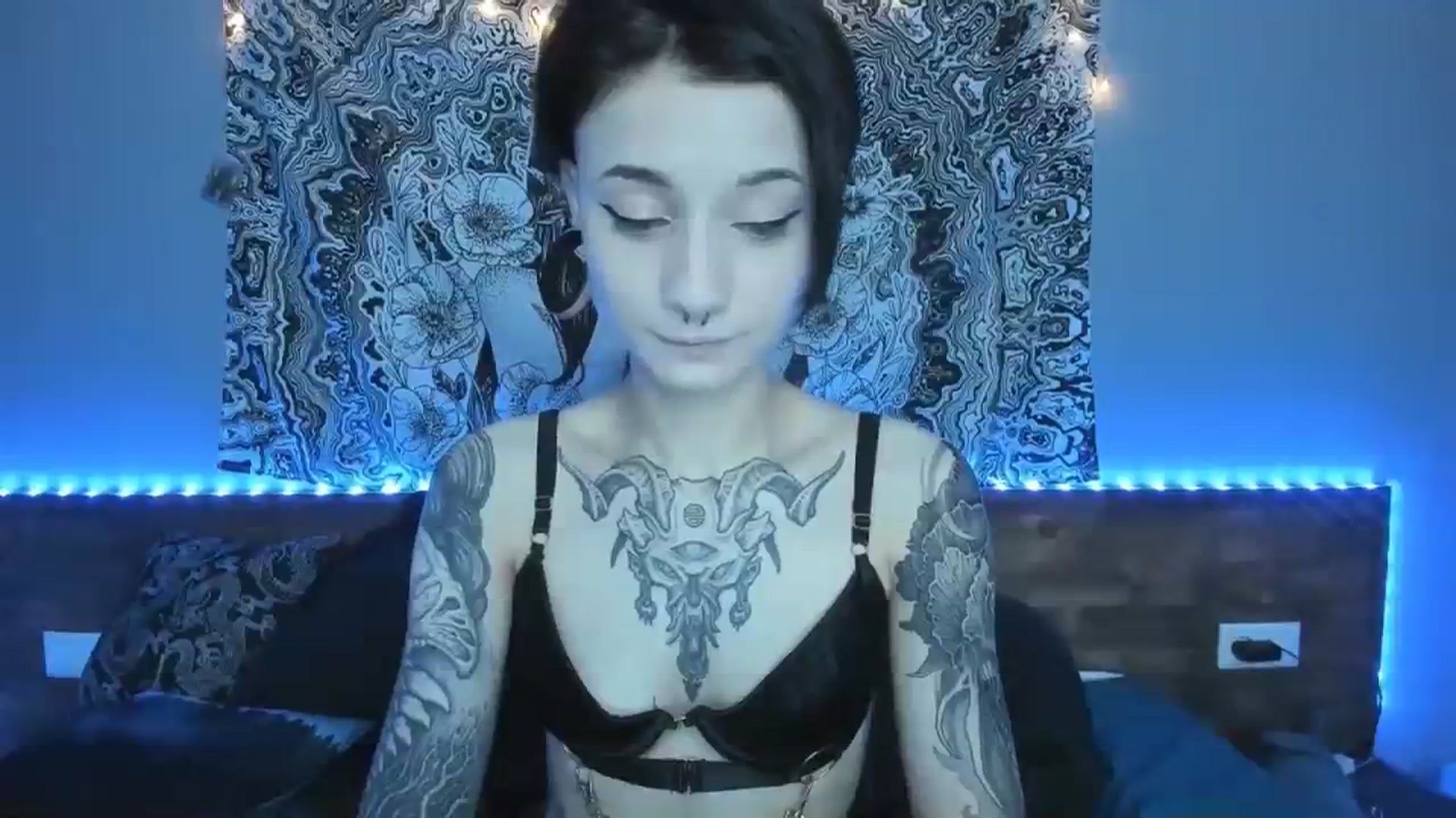 Gallery image thumbnail from Nikki_Carter's myfreecams stream on, 08/20/2023, 10:59 image 3 of 20