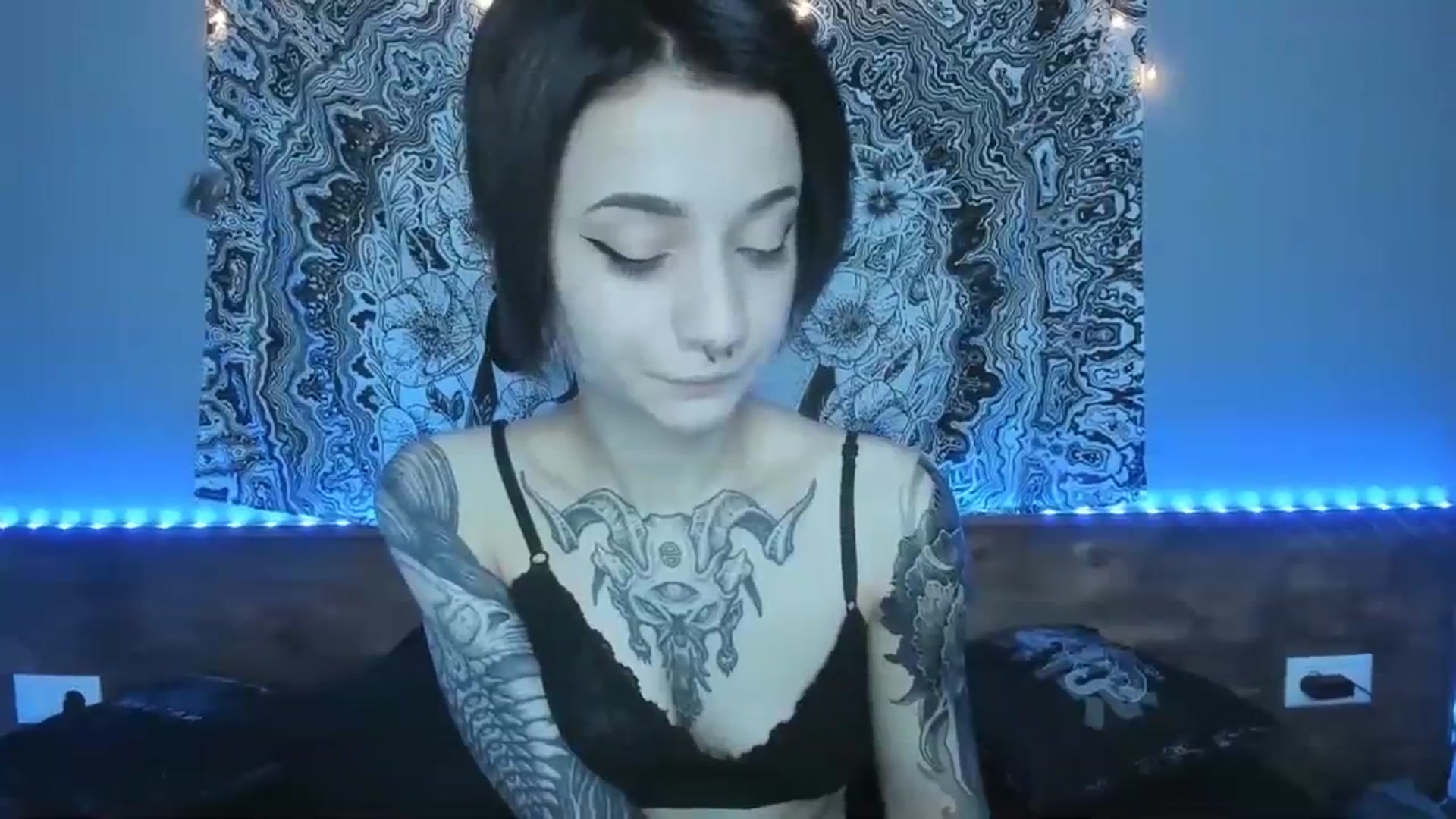 Gallery image thumbnail from Nikki_Carter's myfreecams stream on, 08/21/2023, 07:41 image 16 of 20