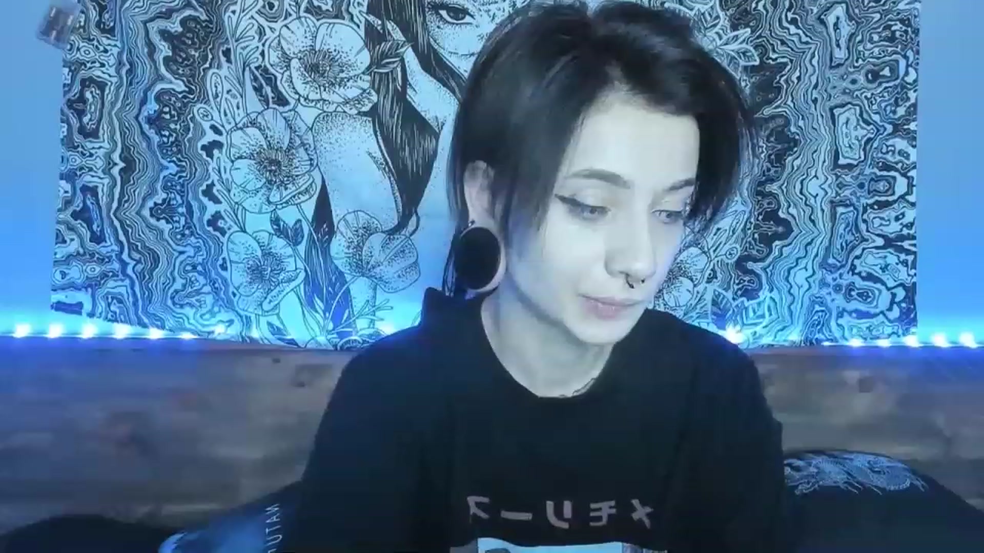Gallery image thumbnail from Nikki_Carter's myfreecams stream on, 08/21/2023, 10:27 image 16 of 20