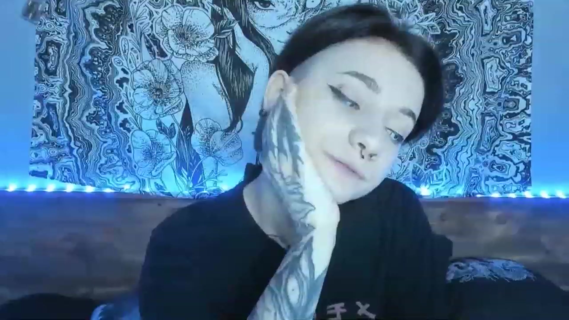 Gallery image thumbnail from Nikki_Carter's myfreecams stream on, 08/21/2023, 10:27 image 13 of 20