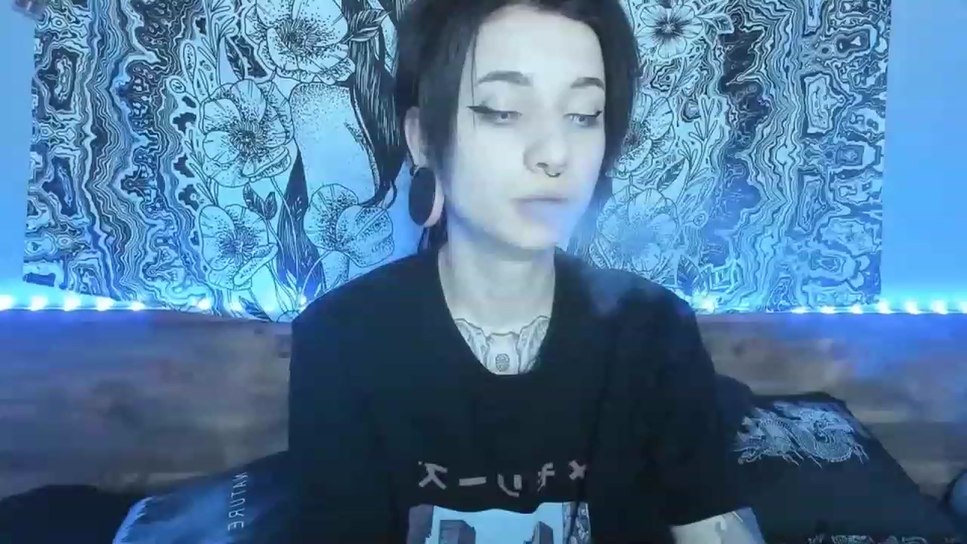 Gallery image thumbnail from Nikki_Carter's myfreecams stream on, 08/21/2023, 10:47 image 5 of 20