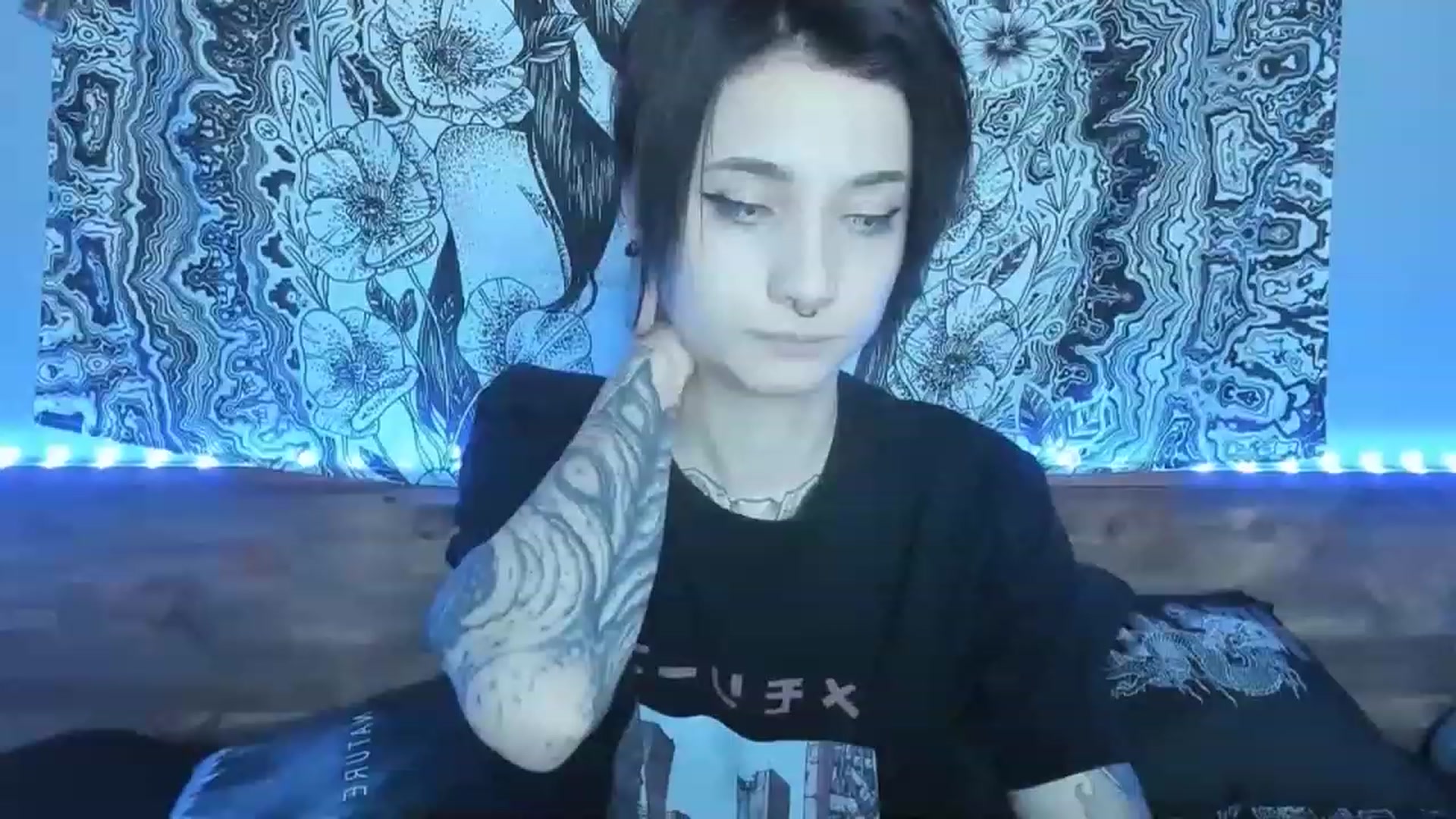 Gallery image thumbnail from Nikki_Carter's myfreecams stream on, 08/21/2023, 10:47 image 6 of 20