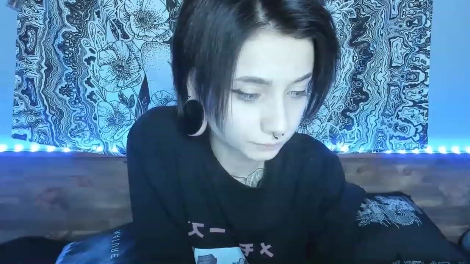 Gallery image thumbnail from Nikki_Carter's myfreecams stream on, 08/21/2023, 10:47 image 7 of 20