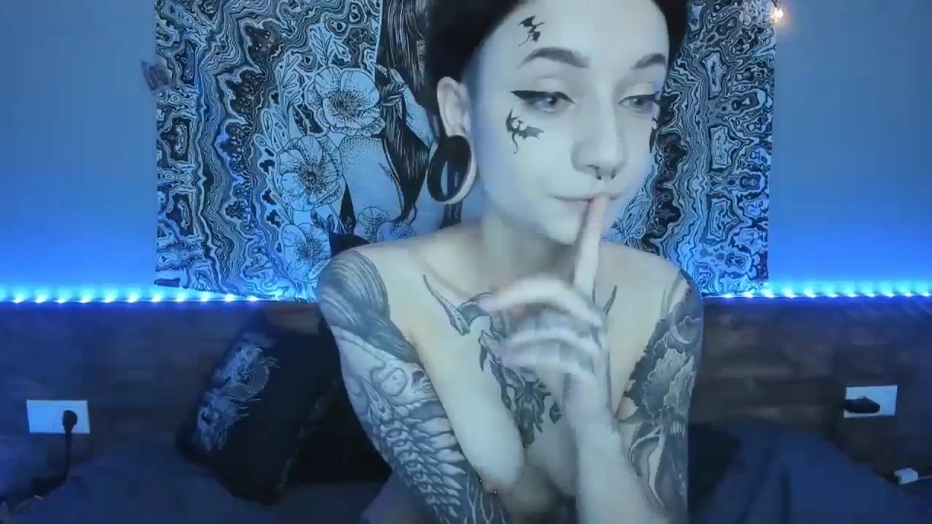 Gallery image thumbnail from Nikki_Carter's myfreecams stream on, 08/24/2023, 08:37 image 10 of 20