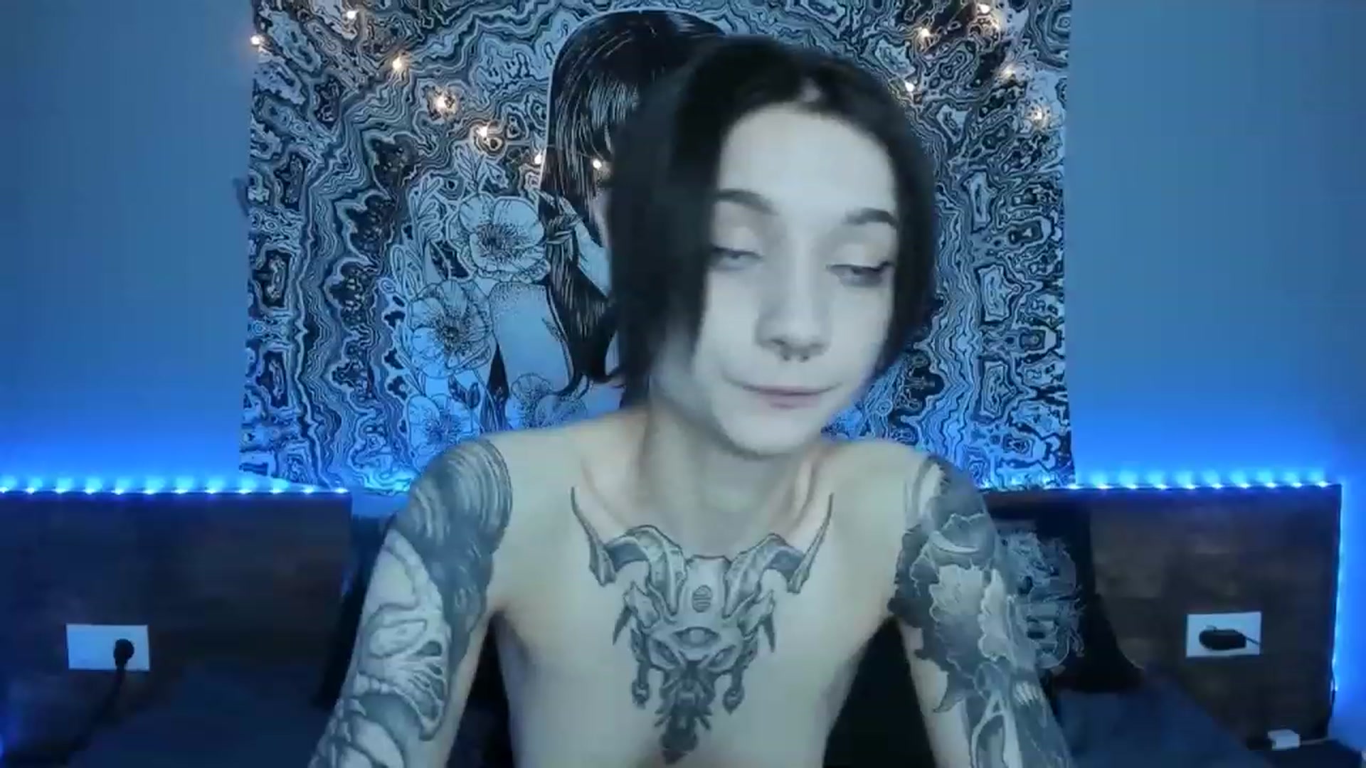 Gallery image thumbnail from Nikki_Carter's myfreecams stream on, 08/28/2023, 08:54 image 12 of 20