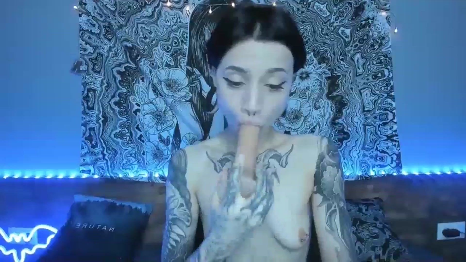 Gallery image thumbnail from Nikki_Carter's myfreecams stream on, 09/09/2023, 09:10 image 2 of 20
