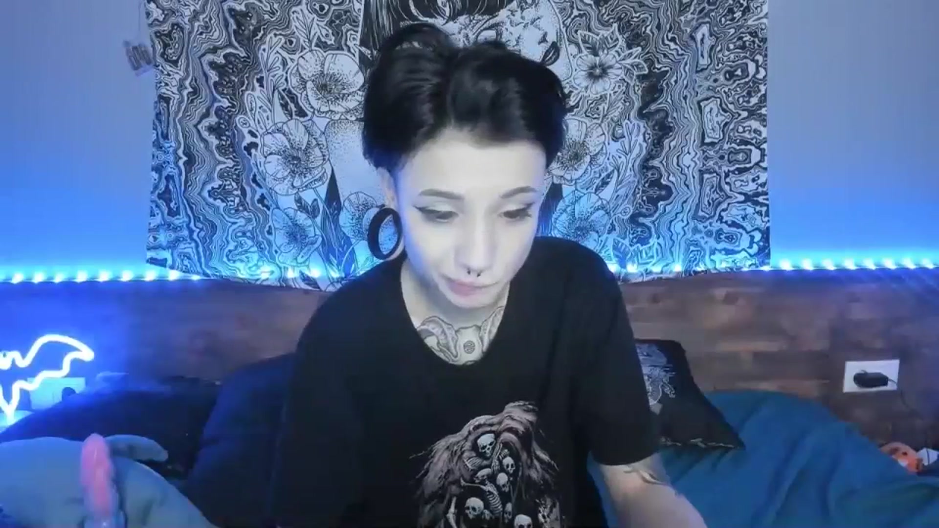 Gallery image thumbnail from Nikki_Carter's myfreecams stream on, 09/14/2023, 09:53 image 2 of 20