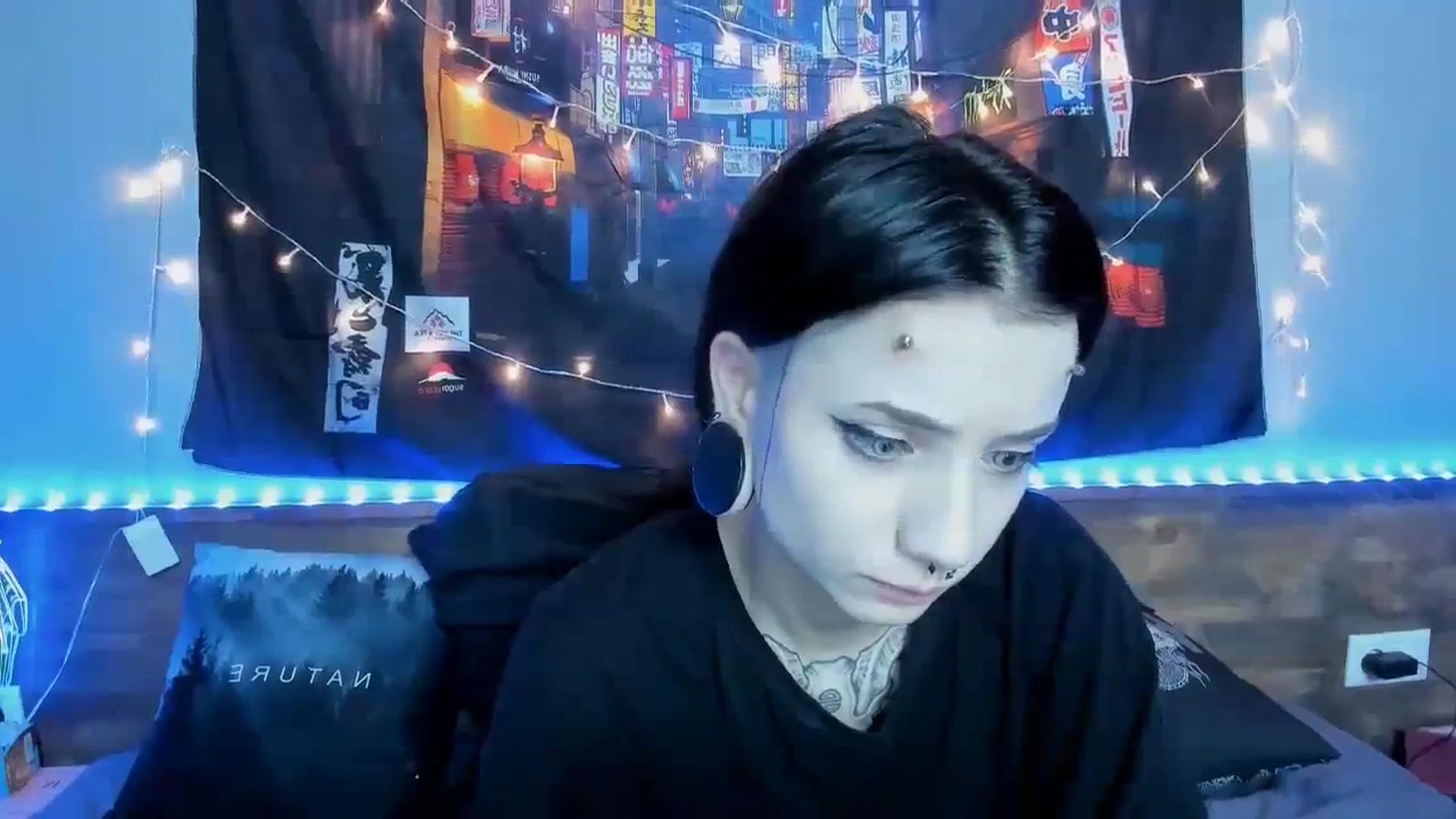 Gallery image thumbnail from Nikki_Carter's myfreecams stream on, 10/23/2023, 08:55 image 19 of 20
