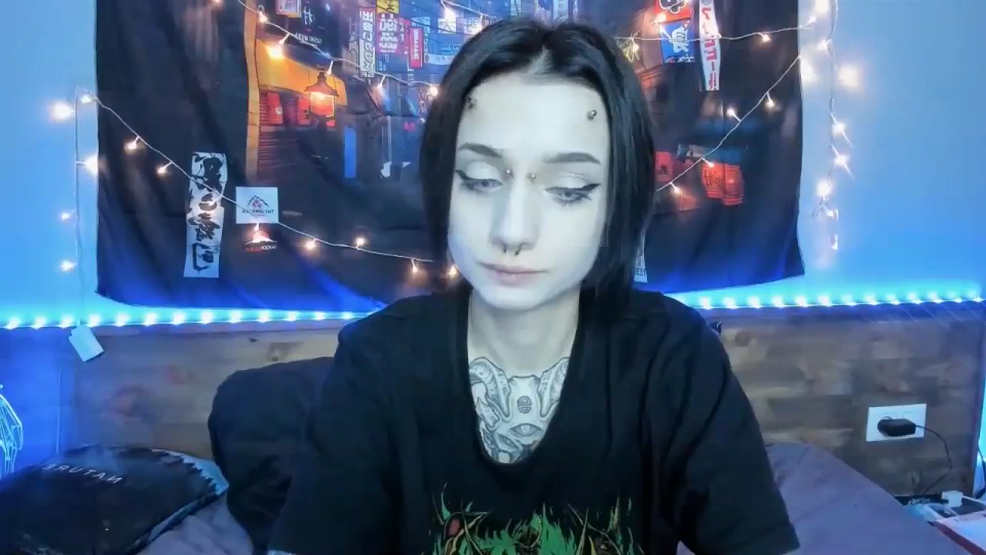 Gallery image thumbnail from Nikki_Carter's myfreecams stream on, 10/27/2023, 09:09 image 14 of 20