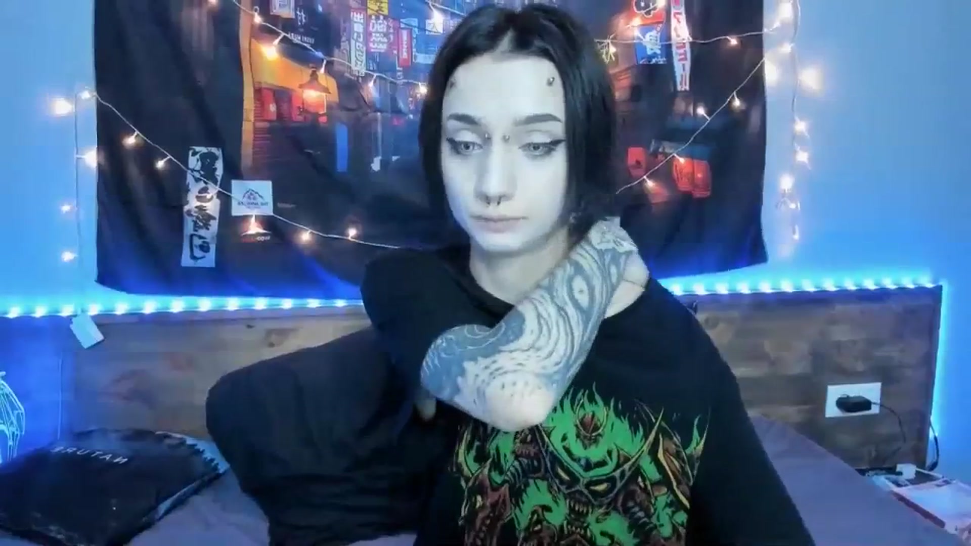 Gallery image thumbnail from Nikki_Carter's myfreecams stream on, 10/27/2023, 09:09 image 9 of 20