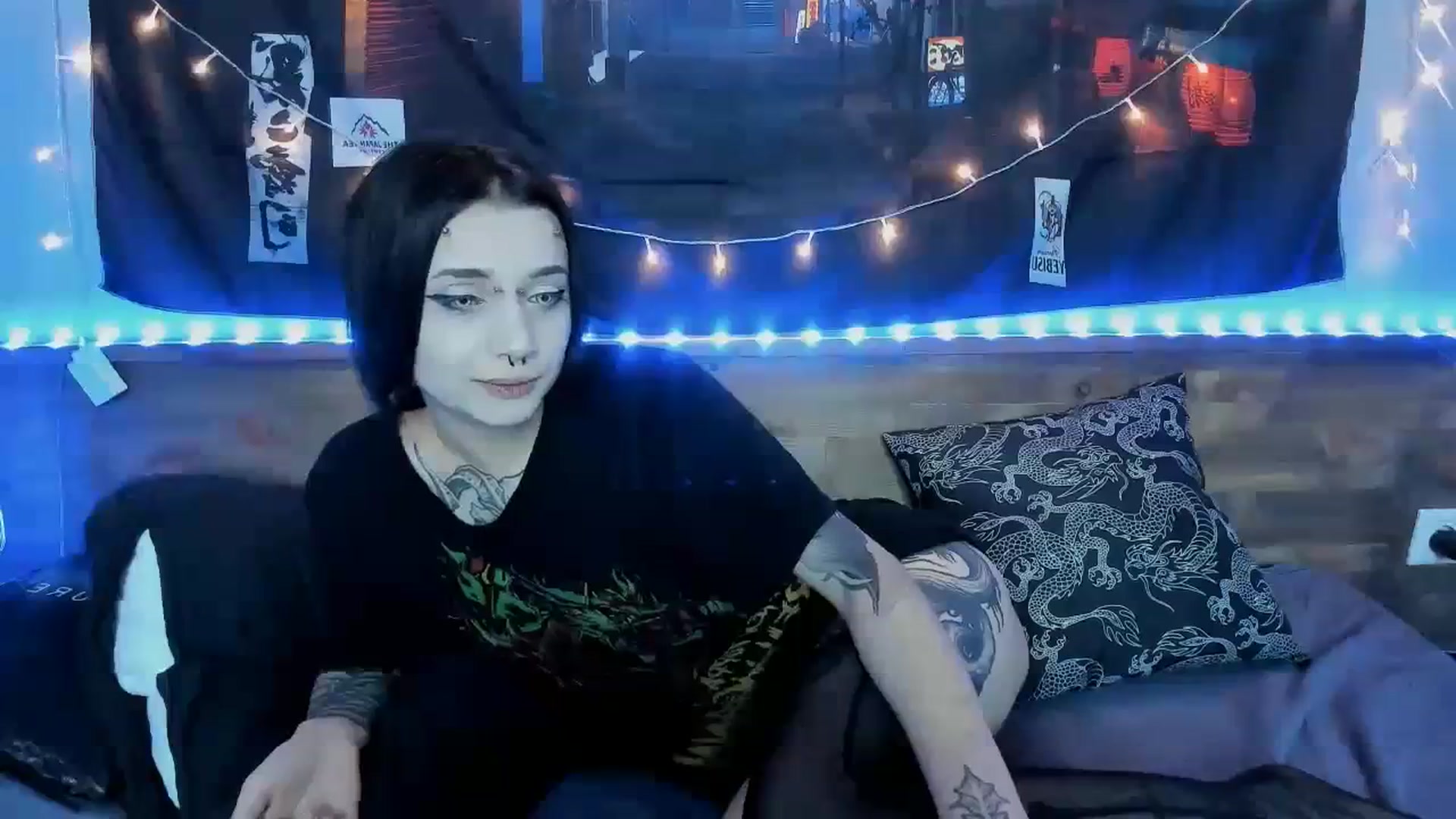 Gallery image thumbnail from Nikki_Carter's myfreecams stream on, 10/27/2023, 09:53 image 18 of 20