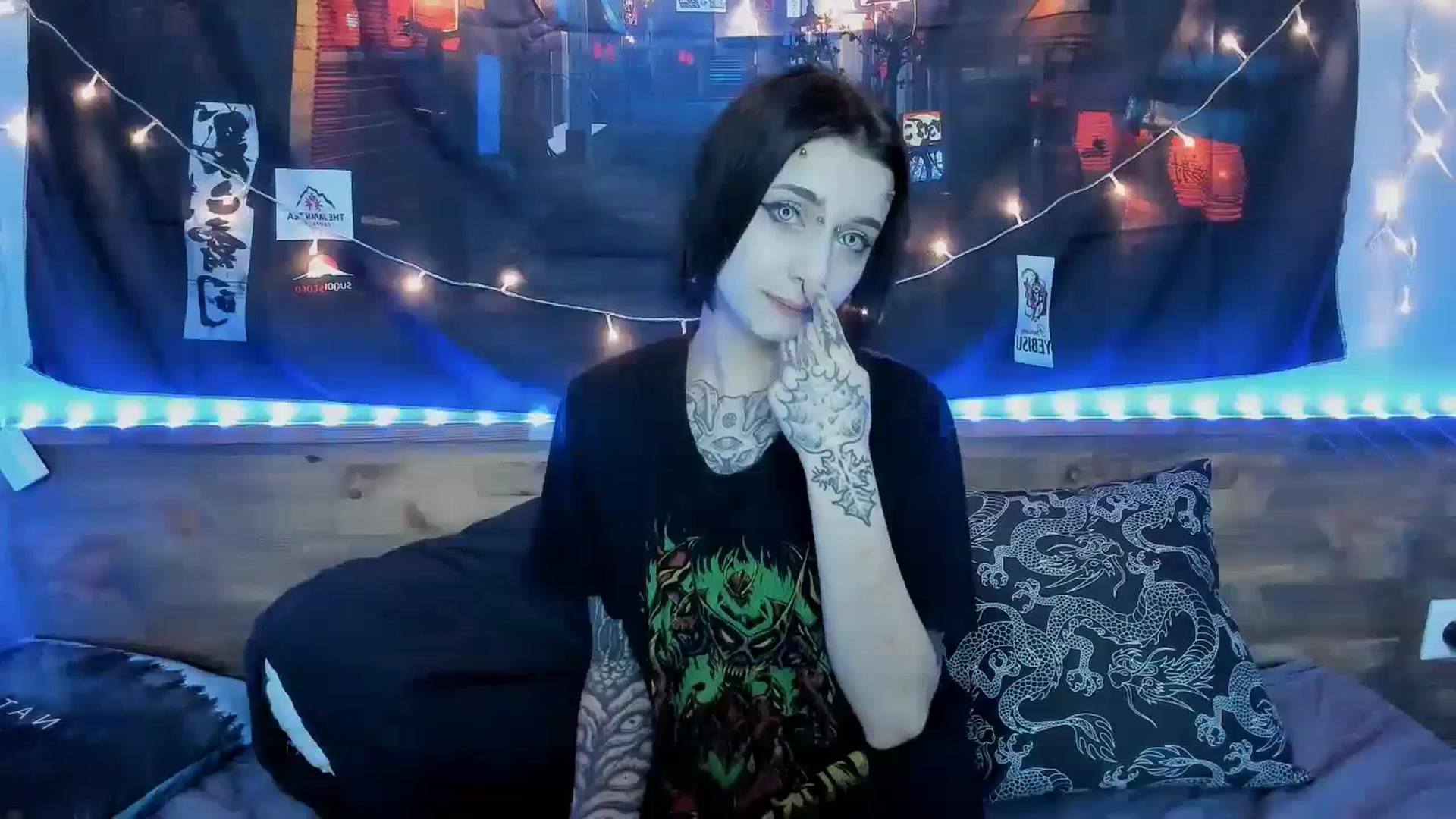 Gallery image thumbnail from Nikki_Carter's myfreecams stream on, 10/27/2023, 09:53 image 8 of 20