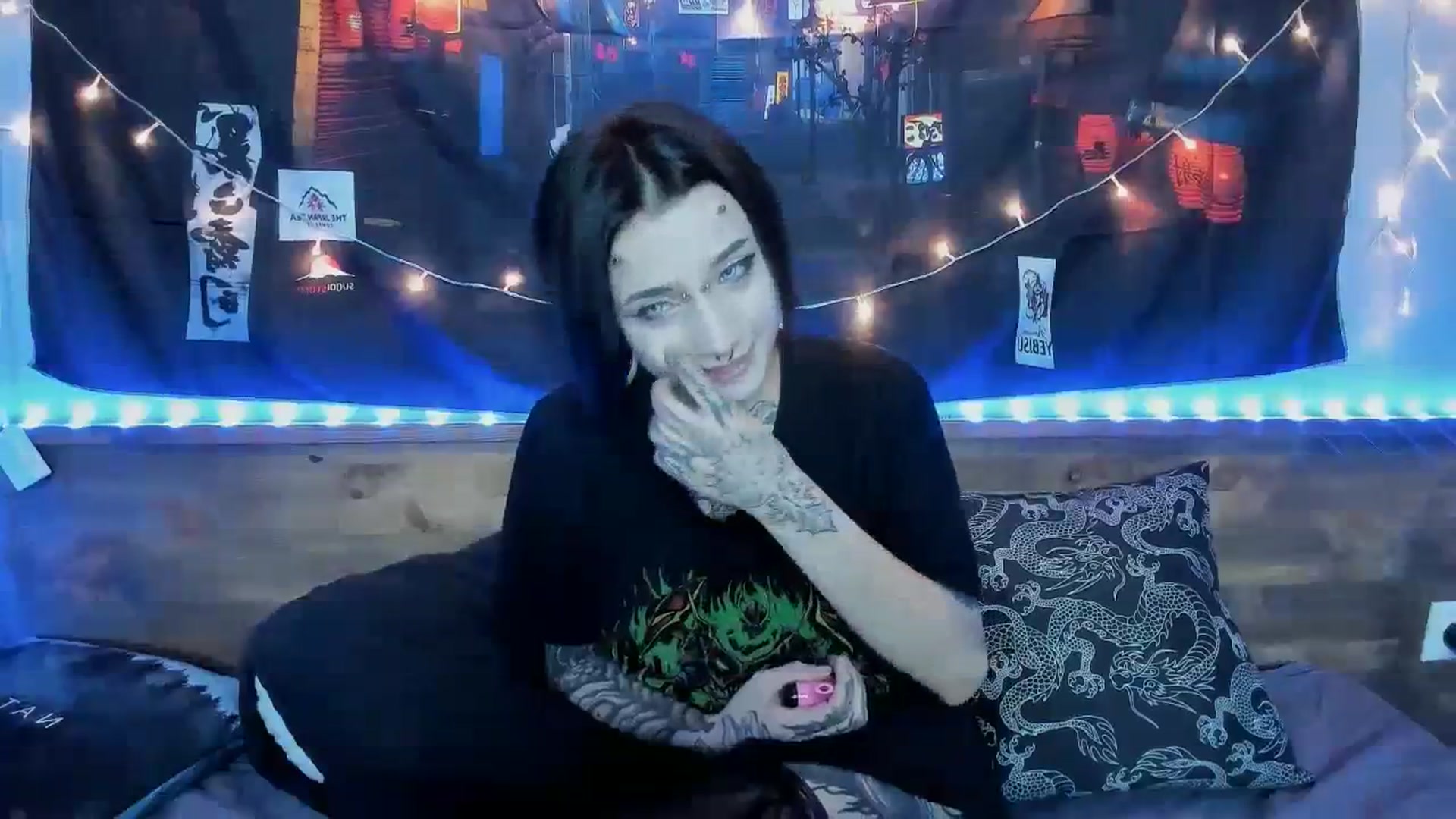 Gallery image thumbnail from Nikki_Carter's myfreecams stream on, 10/27/2023, 09:53 image 10 of 20
