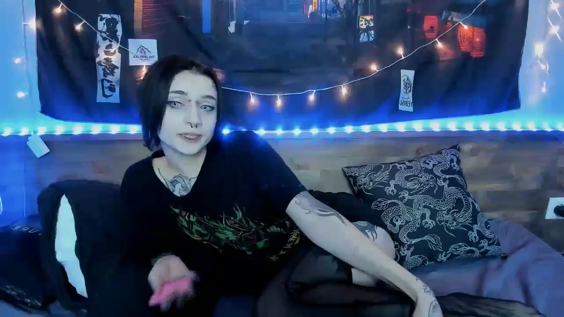 Gallery image thumbnail from Nikki_Carter's myfreecams stream on, 10/27/2023, 09:53 image 16 of 20