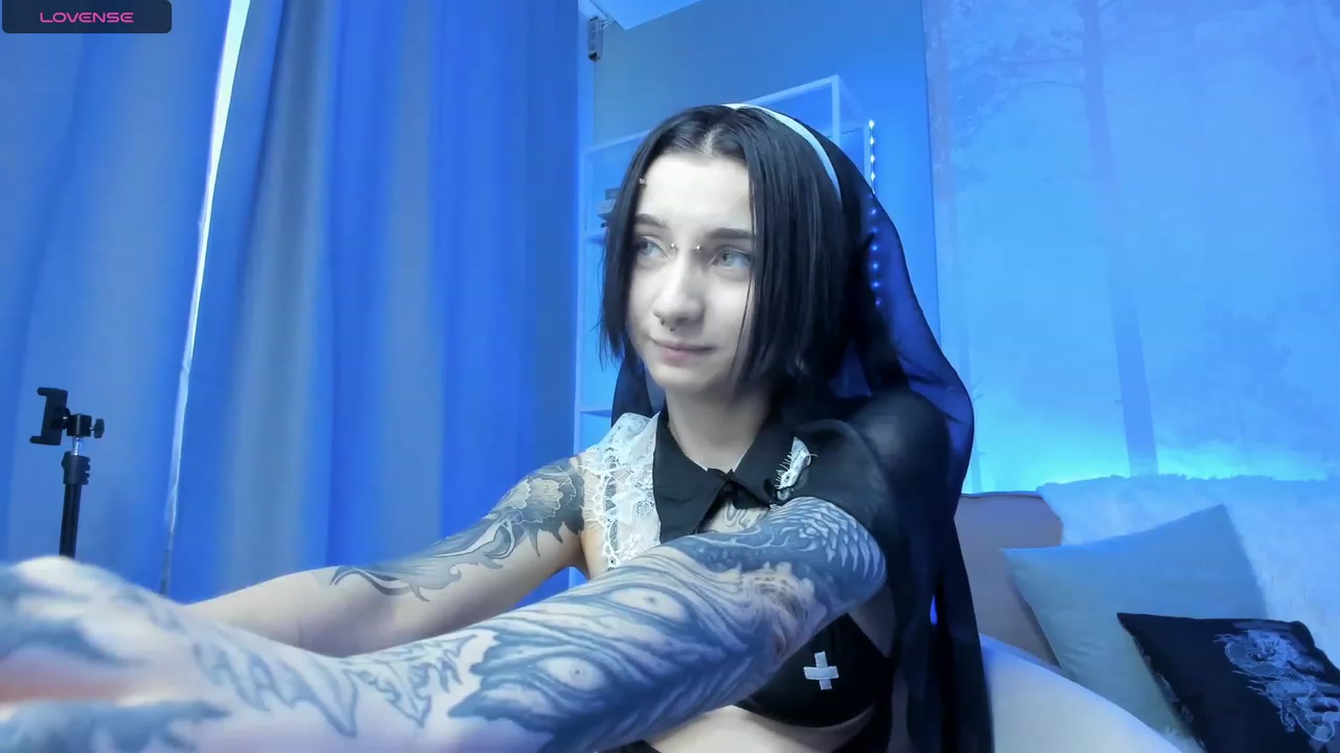 Gallery image thumbnail from Nikki_Carter's myfreecams stream on, 11/13/2023, 08:58 image 1 of 20