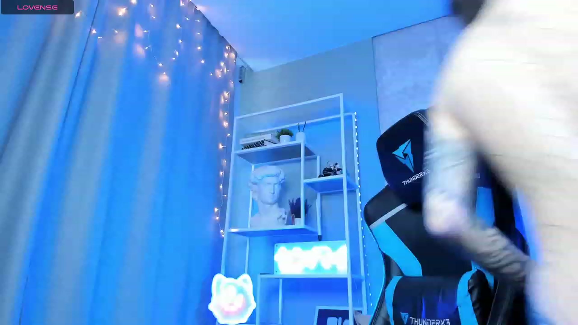 Gallery image thumbnail from Nikki_Carter's myfreecams stream on, 11/24/2023, 09:29 image 19 of 20