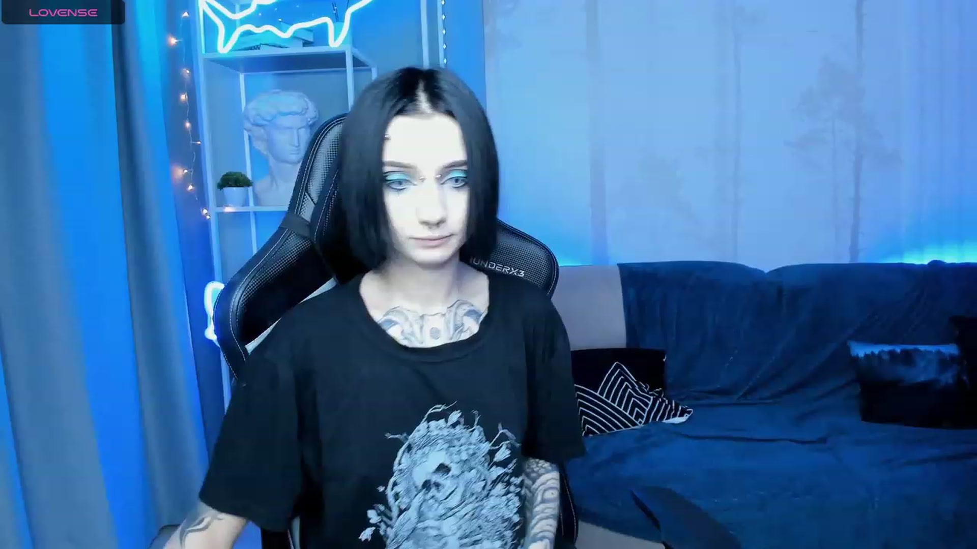 Gallery image thumbnail from Nikki_Carter's myfreecams stream on, 11/26/2023, 10:19 image 16 of 20