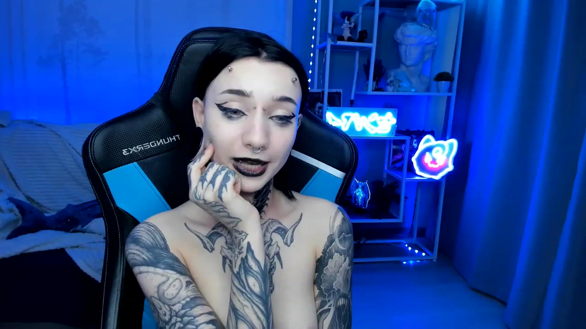 Gallery image thumbnail from Nikki_Carter's myfreecams stream on, 01/23/2024, 10:43 image 19 of 20
