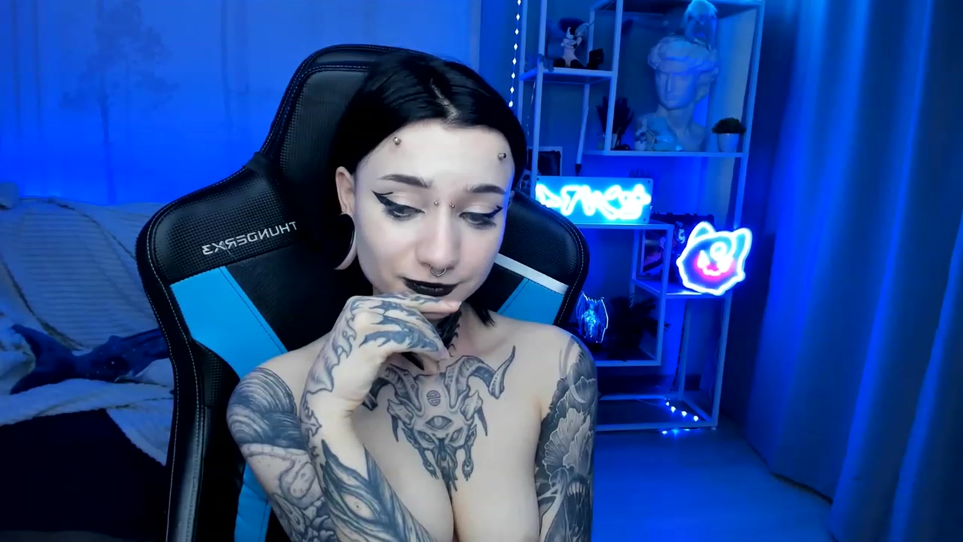 Gallery image thumbnail from Nikki_Carter's myfreecams stream on, 01/23/2024, 10:43 image 20 of 20